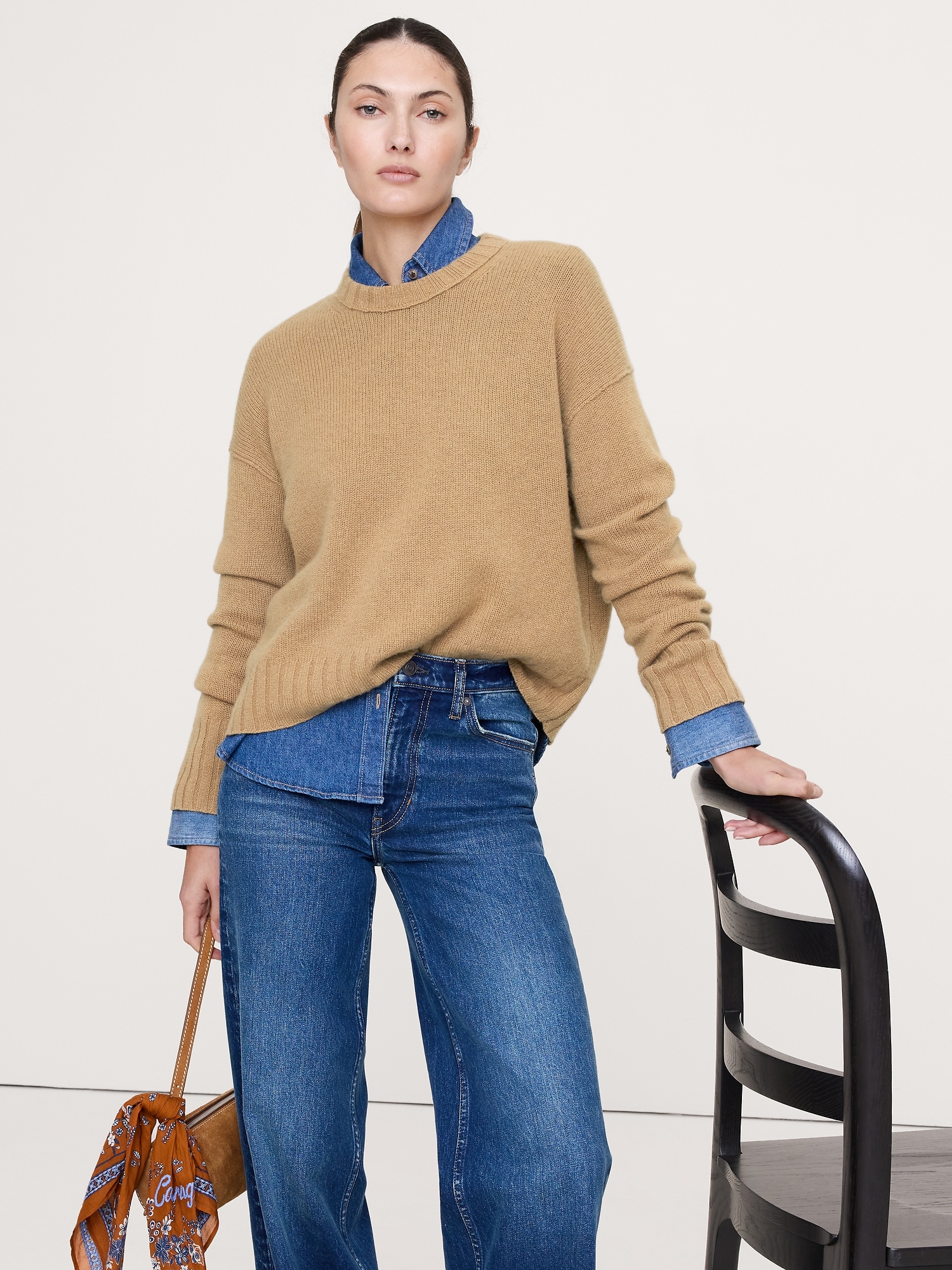 Image number 4 showing, Midweight Cashmere Crew-Neck Sweater