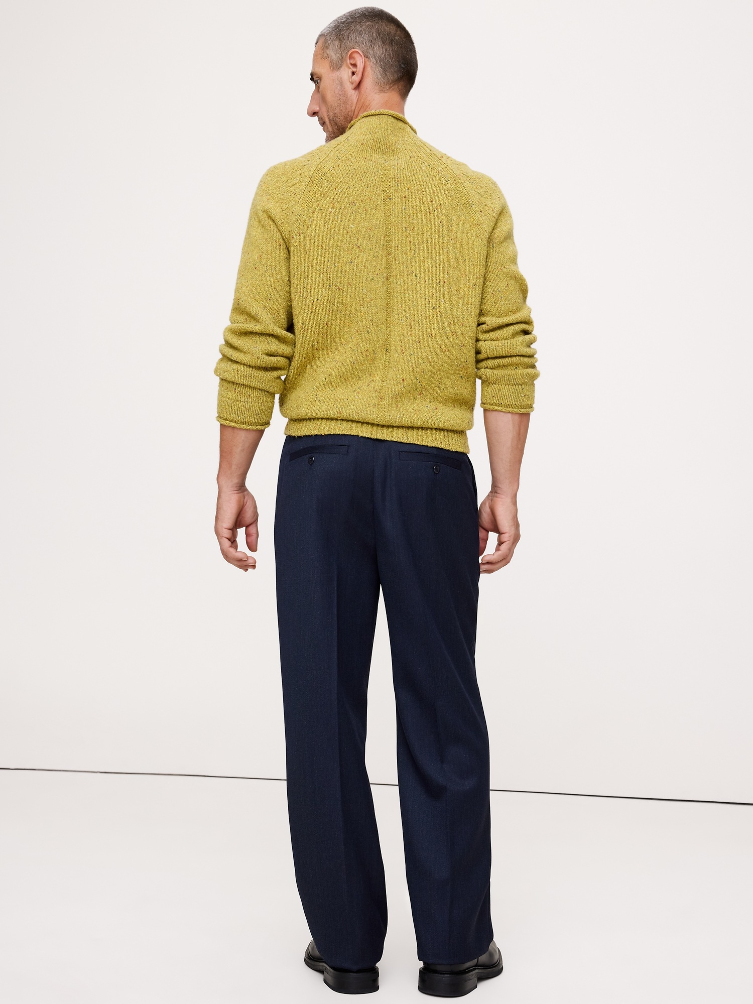 Мужские брюки Banana Republic Straight Pleated Twill Dress Pant, цвет: Тёмно-синий — фото 2