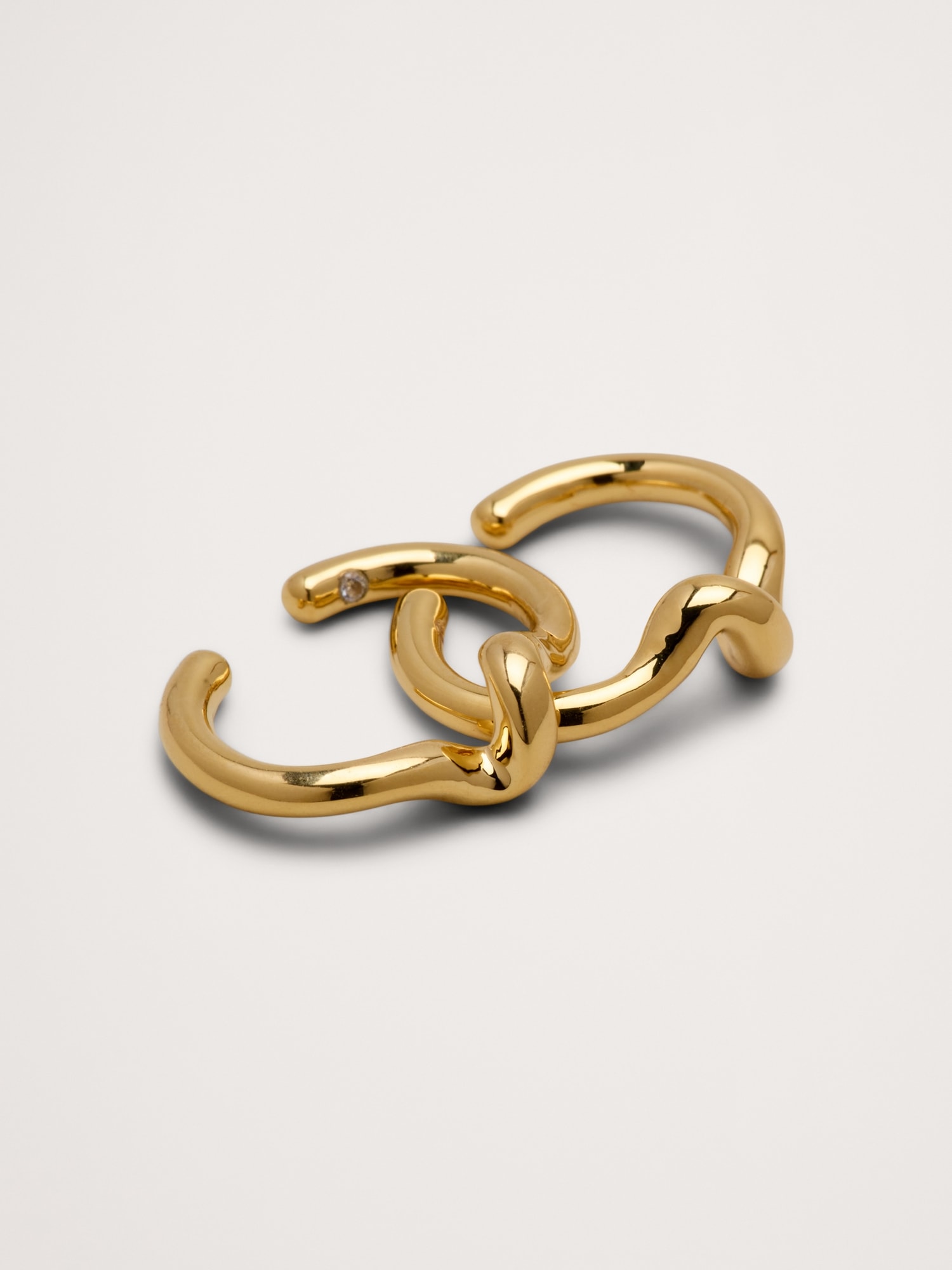 Image number 2 showing, Twist Ear Cuff