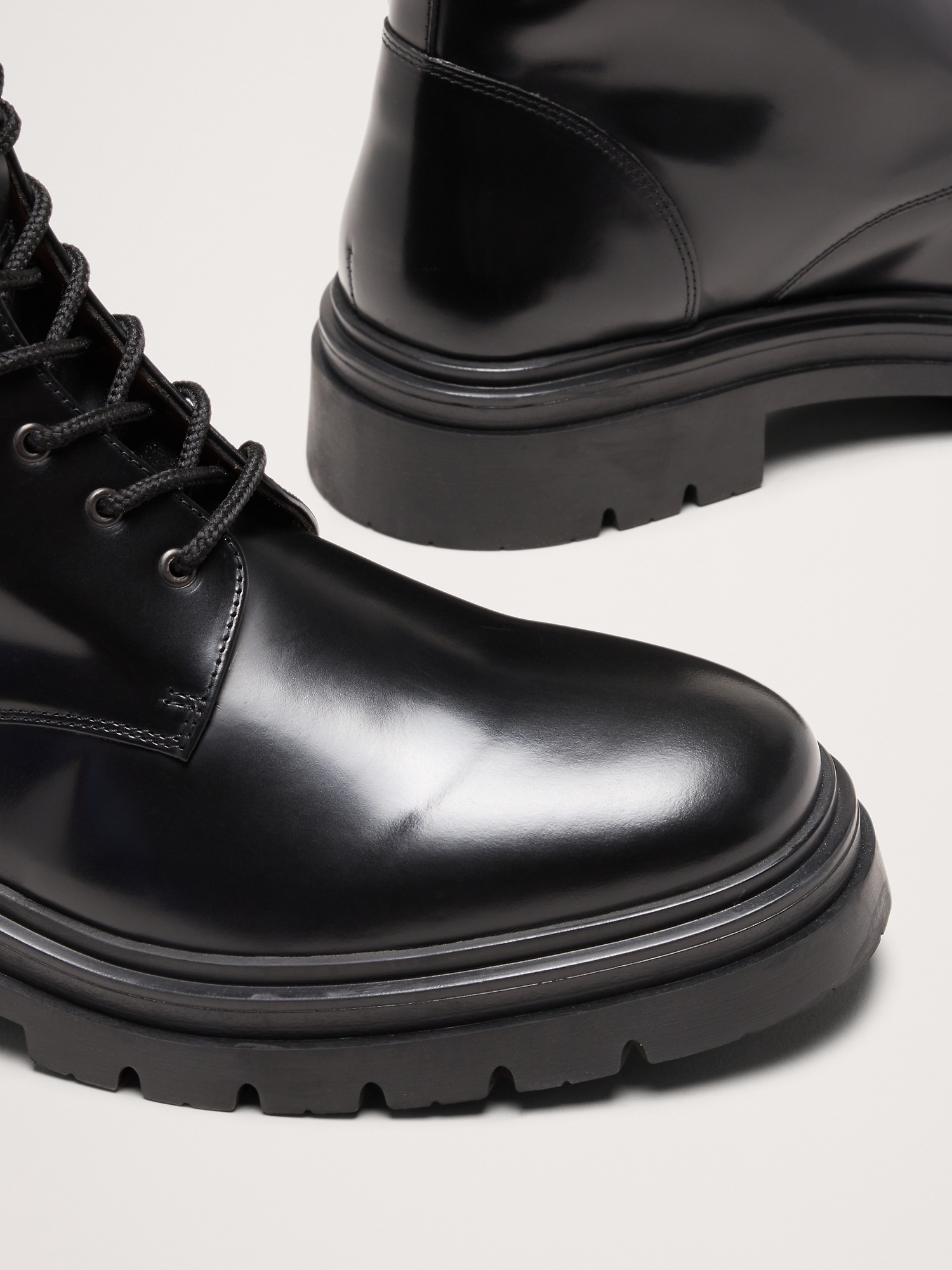 Мужские ботинки Banana Republic Italian Leather Combat Boot, цвет: Чёрный — фото 6