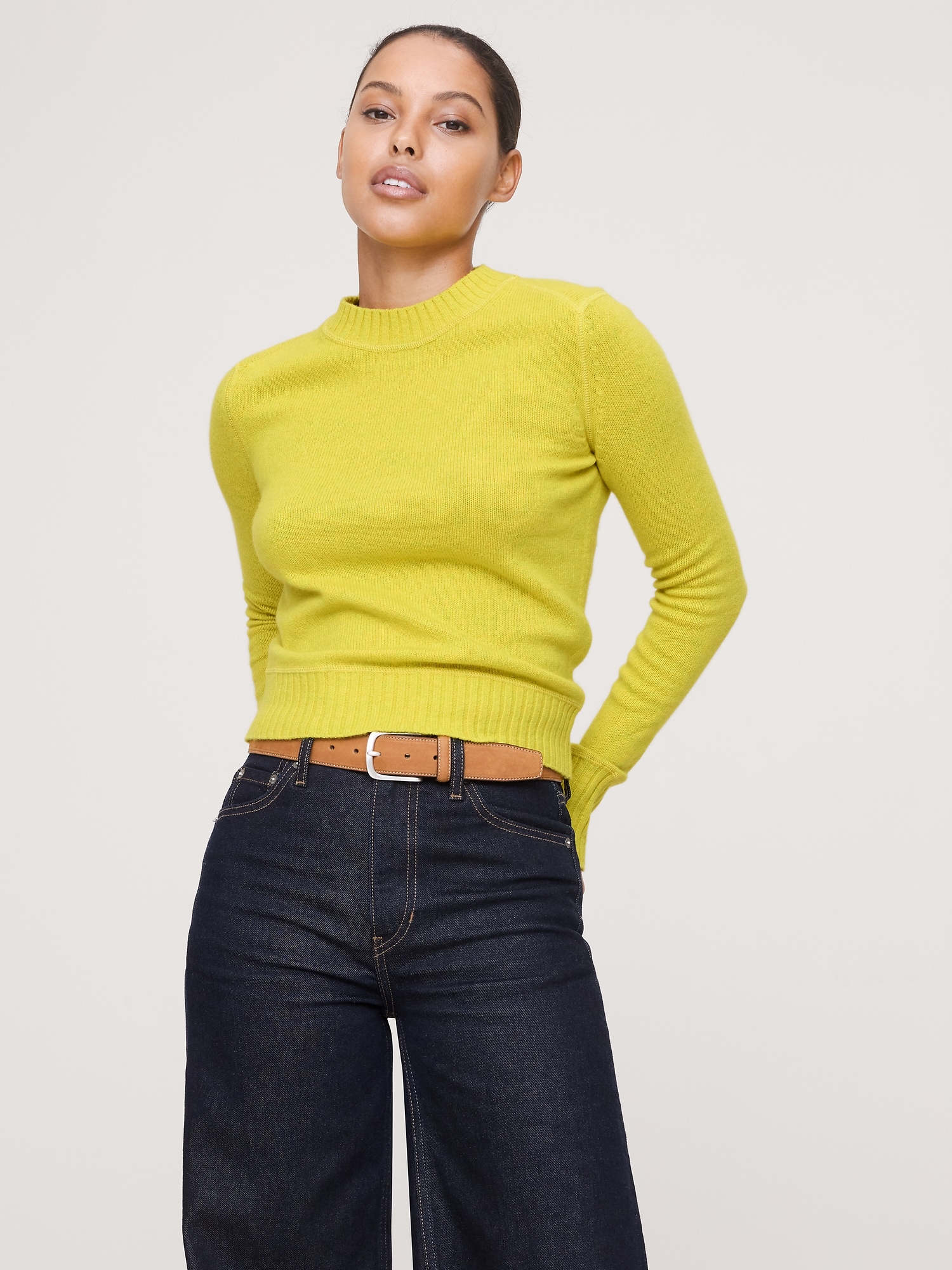 The Fireside Sweater in Merino-Cotton - Bright Pistachio Green