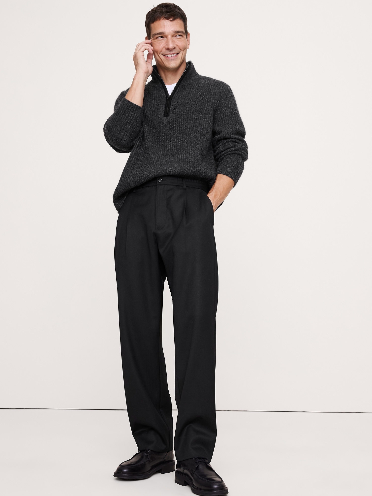 Relaxed Pleated Pull-On Twill Dress Pant - Black