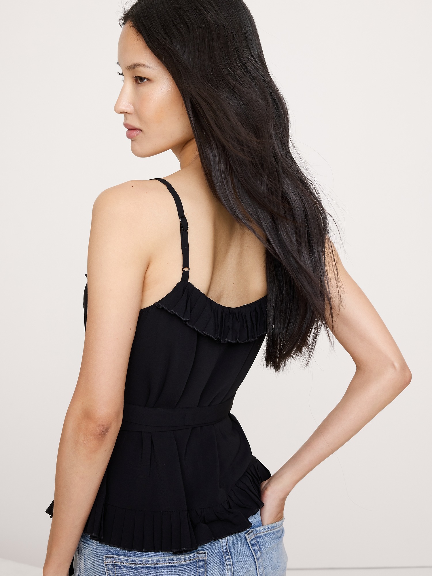 Женский топ Banana Republic Georgette Ruffle Tank, цвет: Чёрный — фото 2