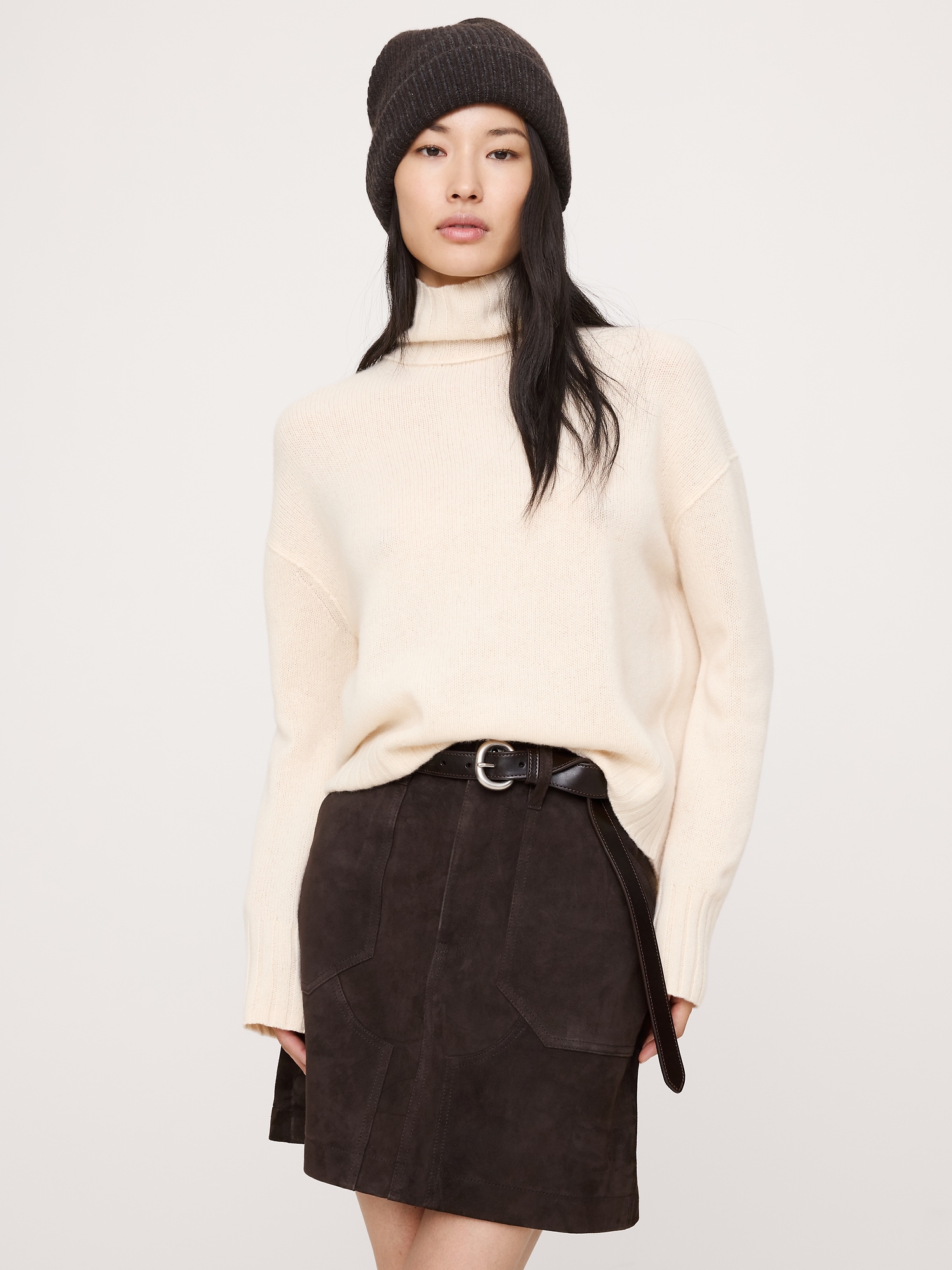 Relaxed Cashmere Turtleneck Sweater - Cream White