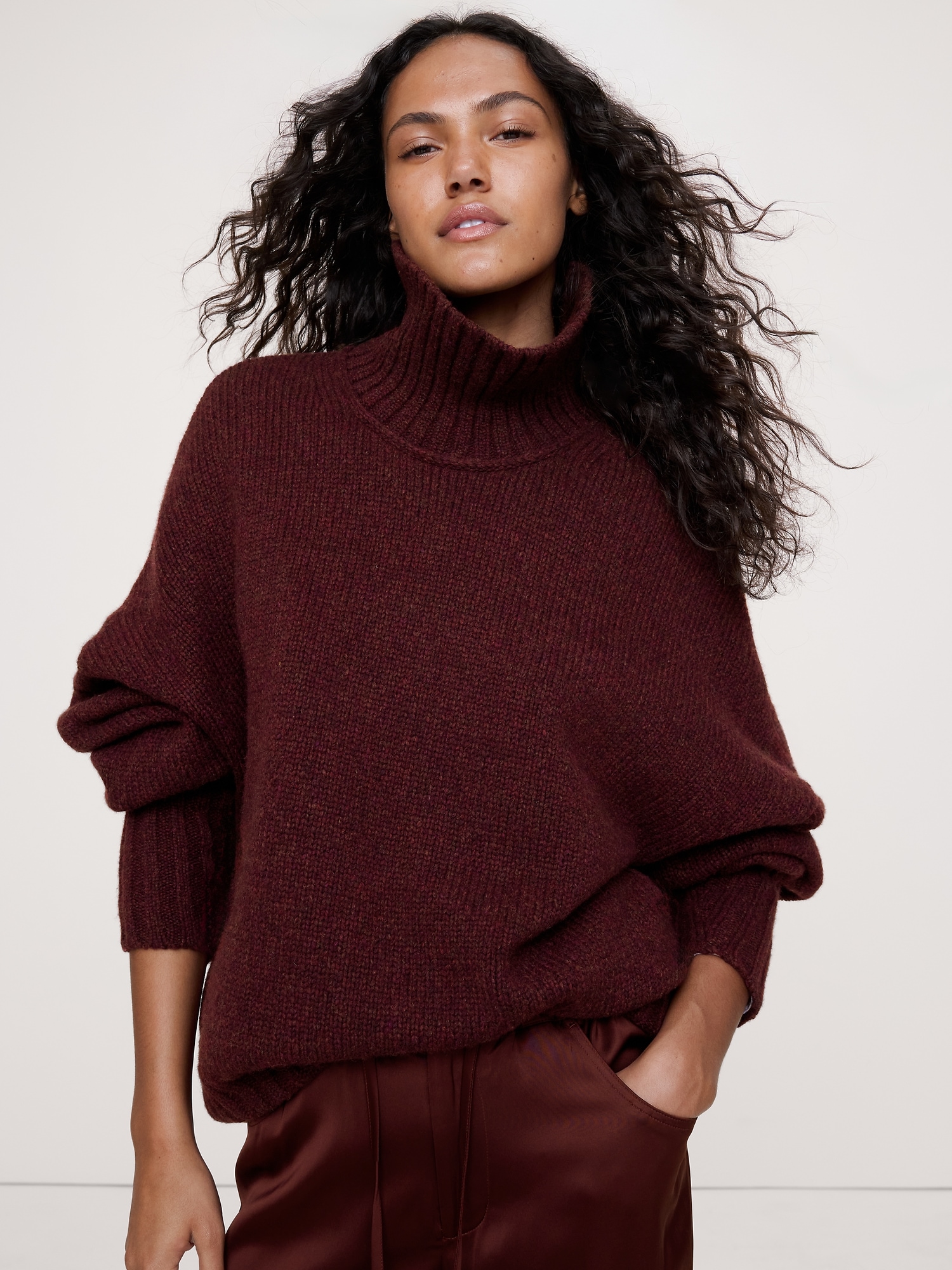 Italian Merino-Blend Turtleneck Sweater - Redwood Burgundy