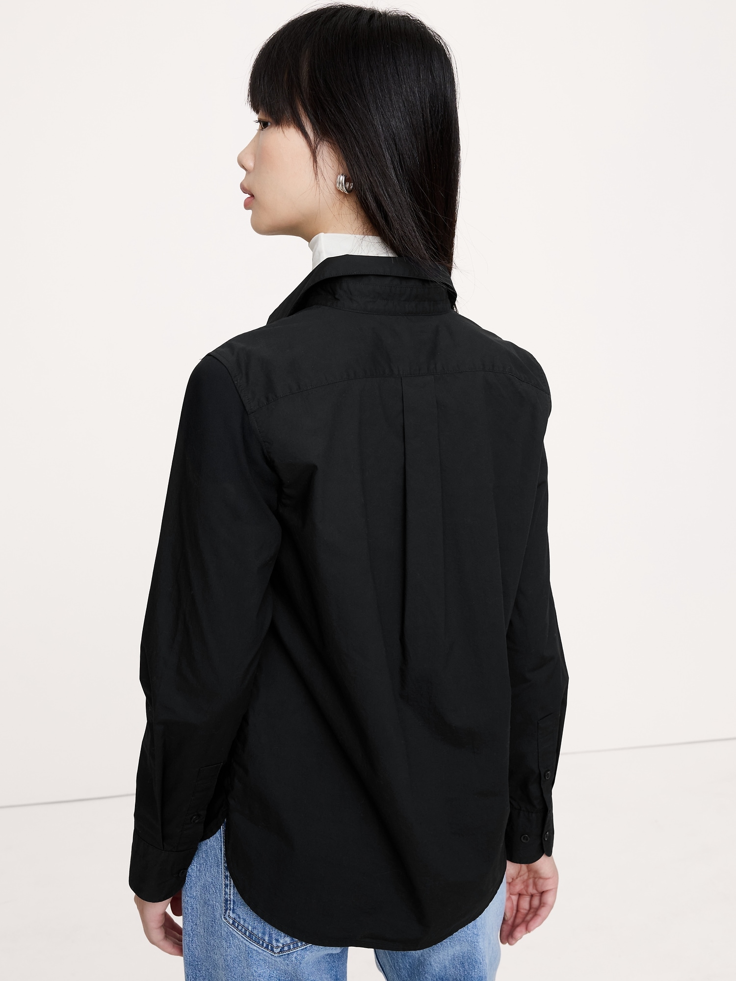 Женская рубашка Banana Republic The Everyday Shirt in Cotton Poplin, цвет: Чёрный — фото 2