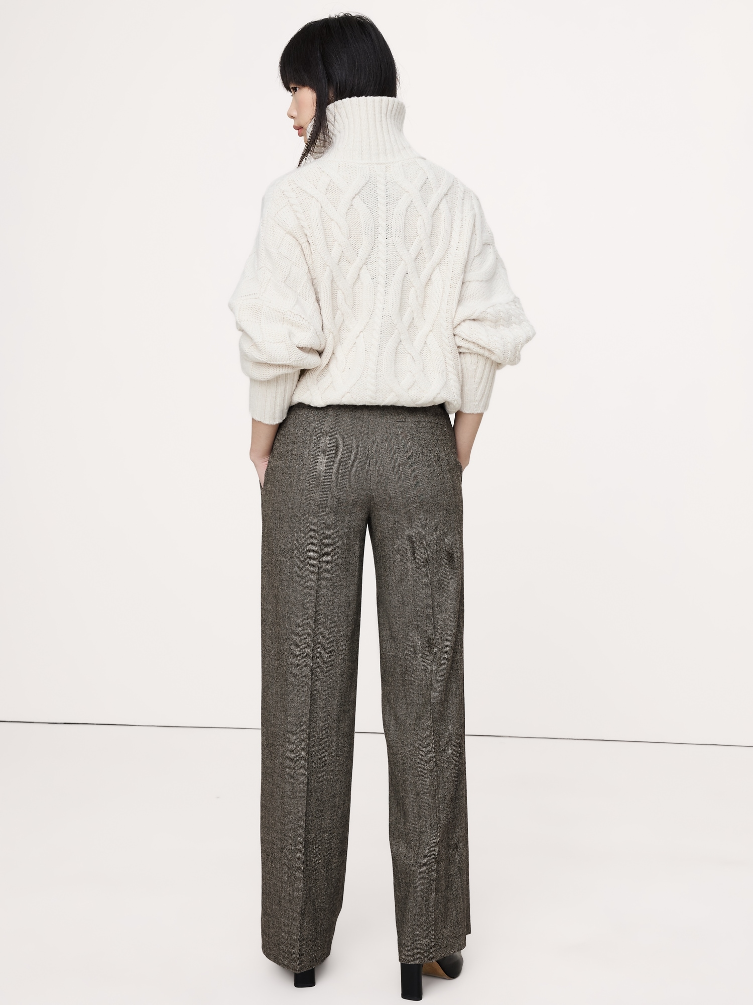 Image number 8 showing, Mid-Rise Wide-Leg Flannel Drawstring Pant