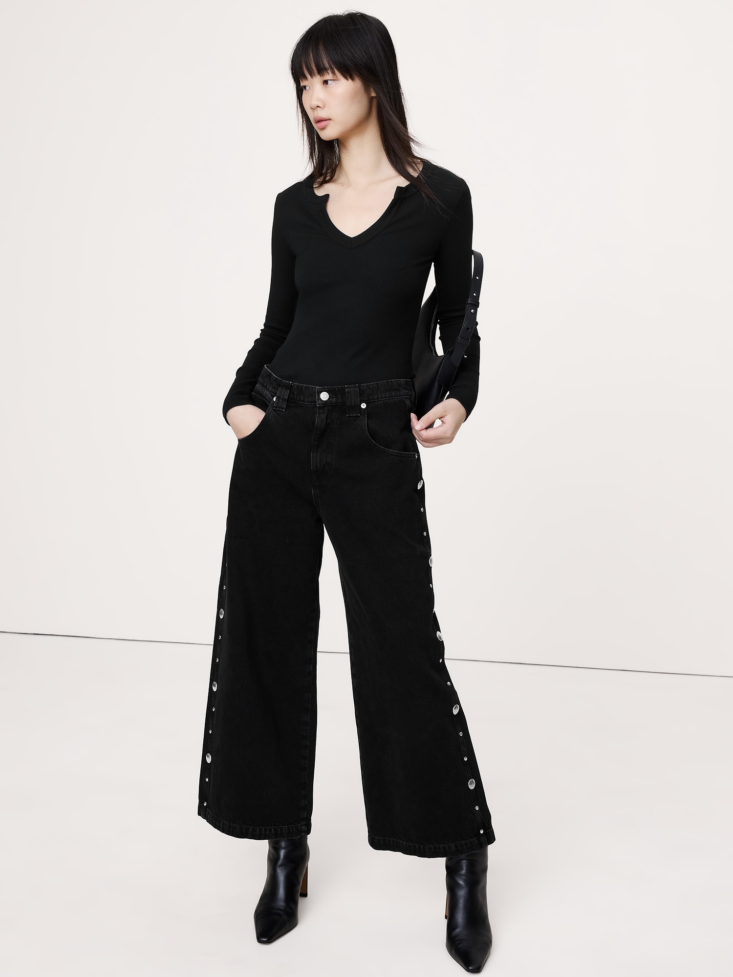 Ribbed Split-Neck T-Shirt - Black