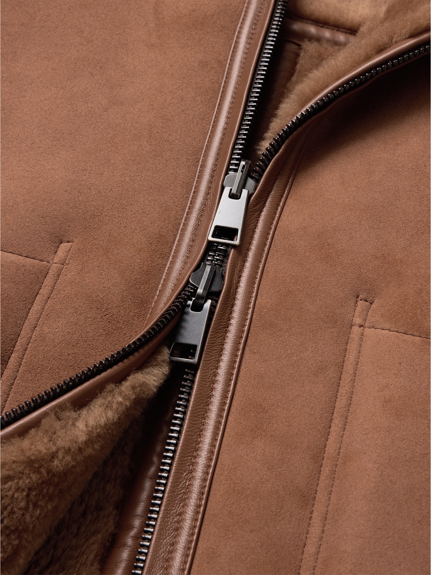 Мужской жилет Banana Republic Reversible Shearling Vest, цвет: Глубокий серо-коричневый — фото 5