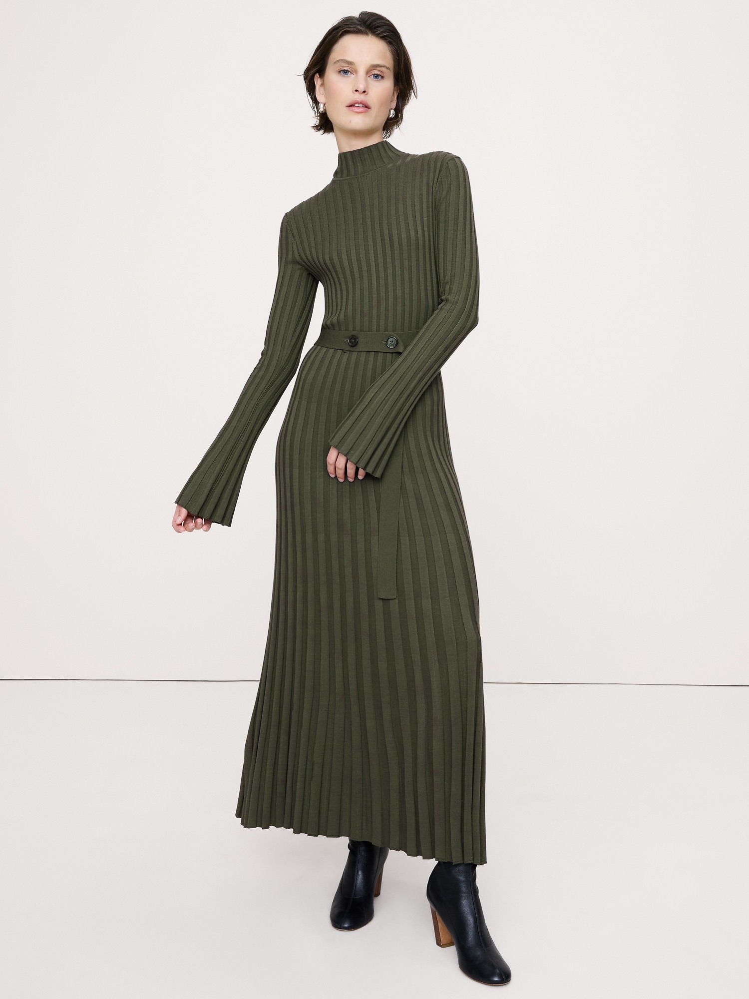 Sculpted Ribbed Sweater Maxi Dress - Dark Trees Green