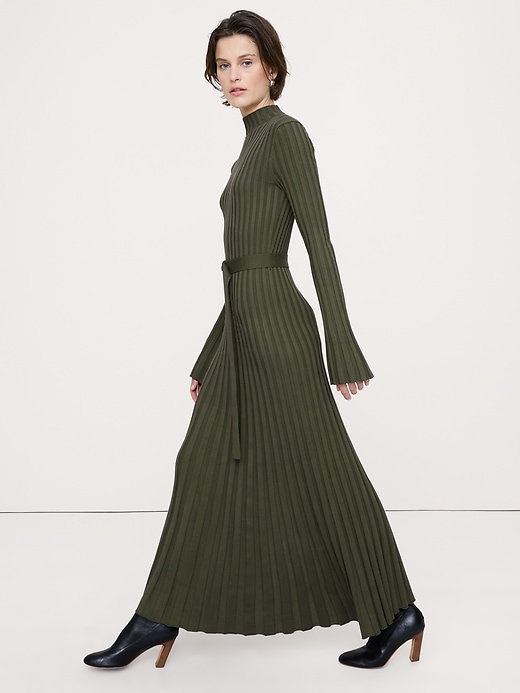Sculpted Ribbed Sweater Maxi Dress