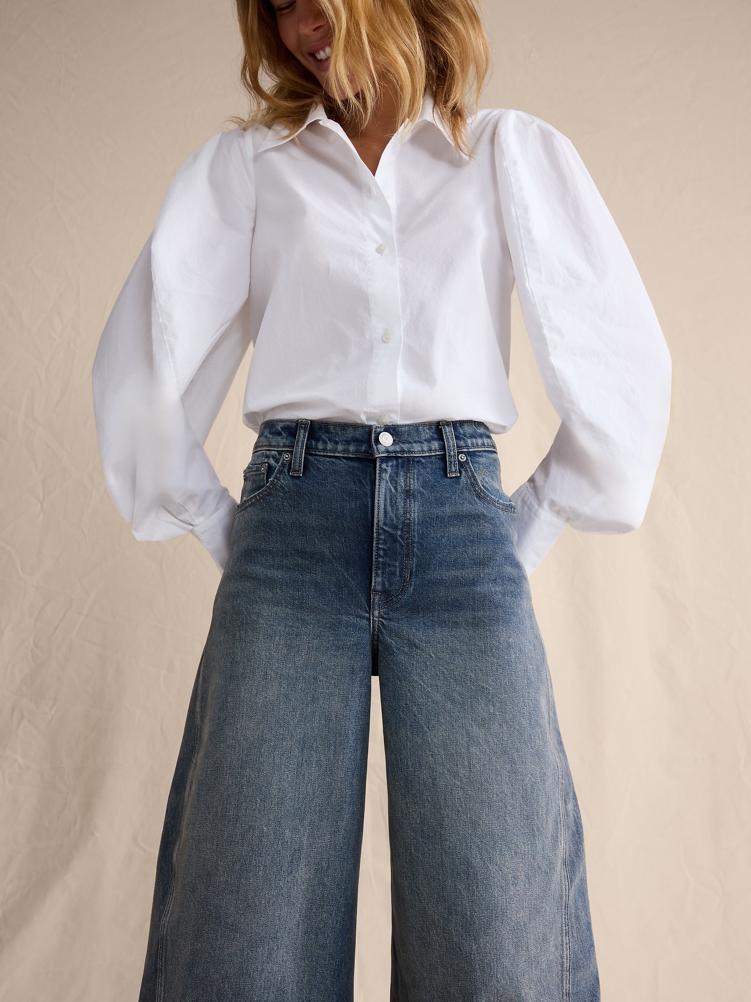 Женские джинсы Banana Republic High-Rise Loose Barrel Jean, цвет: Выцветший индиго синий — фото 3