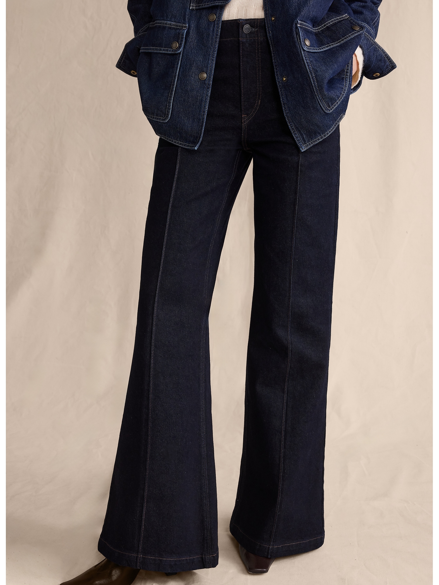 Image number 4 showing, High-Rise Super Flare Jean