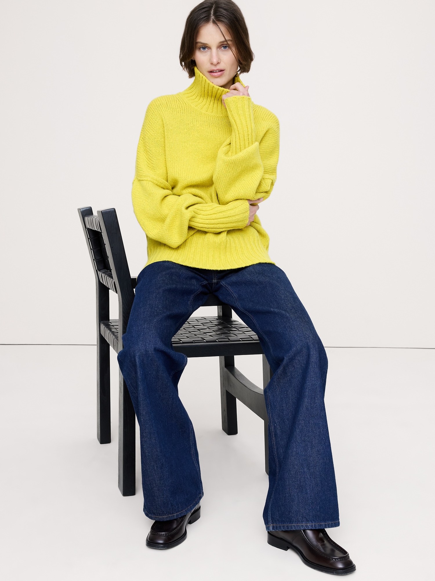 Italian Merino-Blend Turtleneck Sweater - Bright Pistachio Green