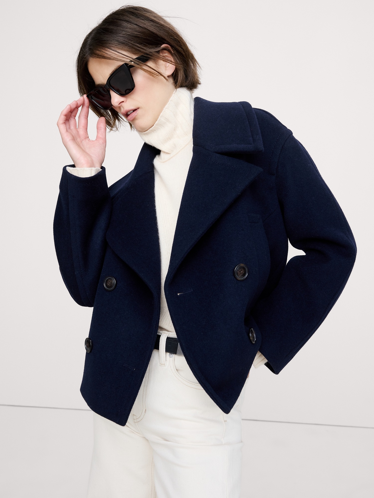 Женские солнцезащитные очки Banana Republic Le Coeur Sunglasses by Le Specs, цвет: Чёрный — фото 2