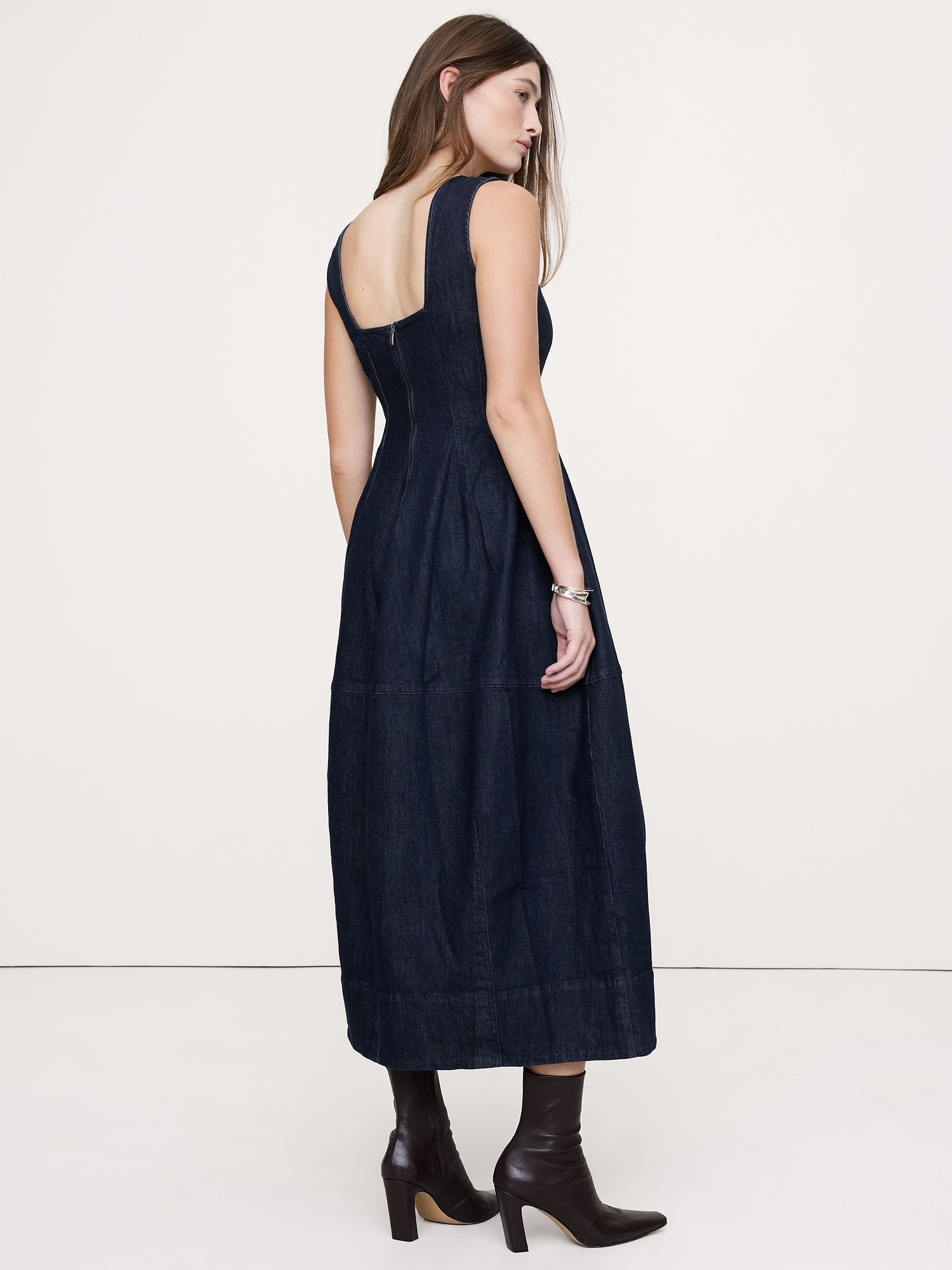 Женское платье Banana Republic Denim Barrel Midi, цвет: Индиго синий — фото 2