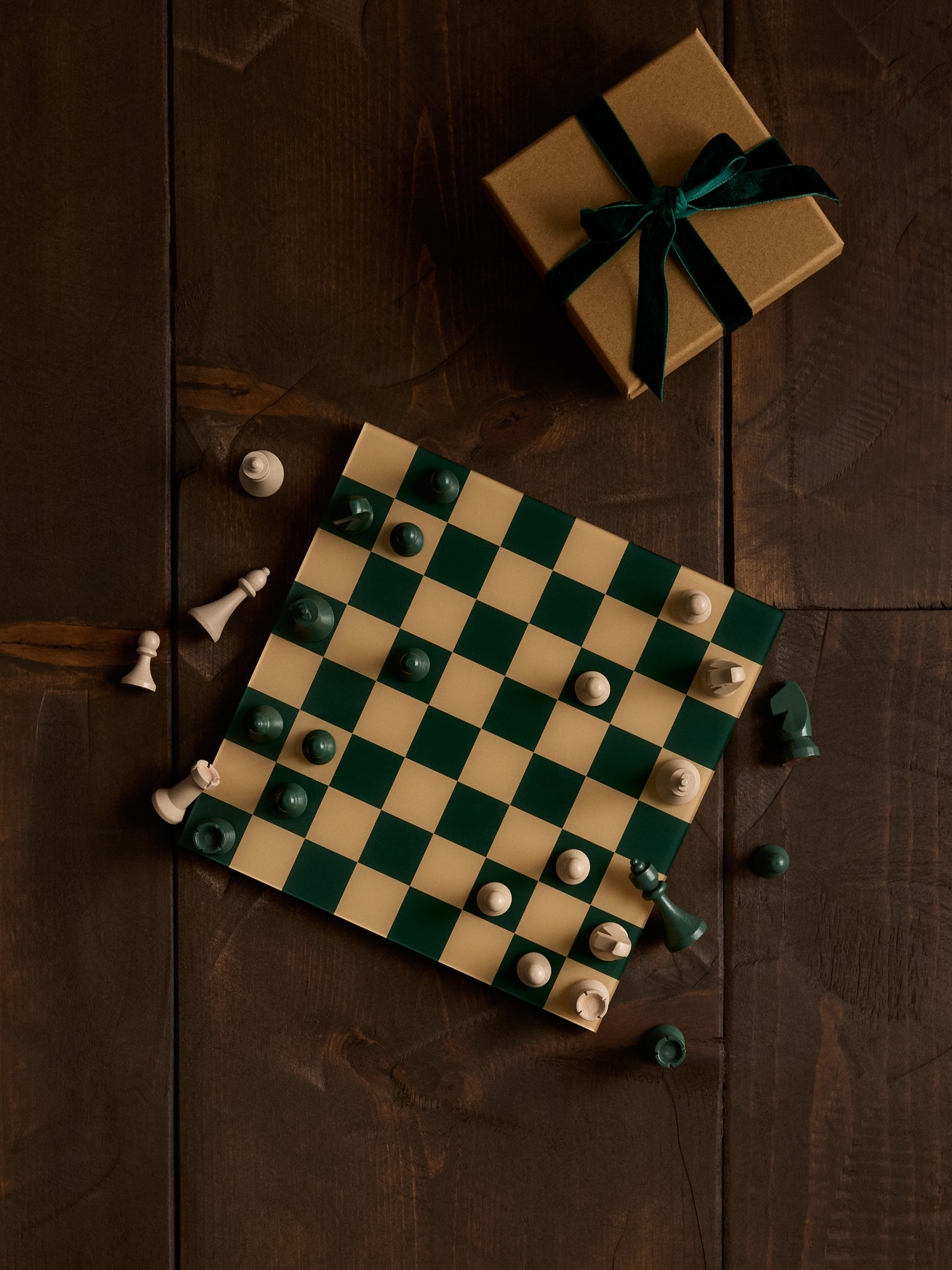 Classic Chess Game by Printworks - Emerald Green
