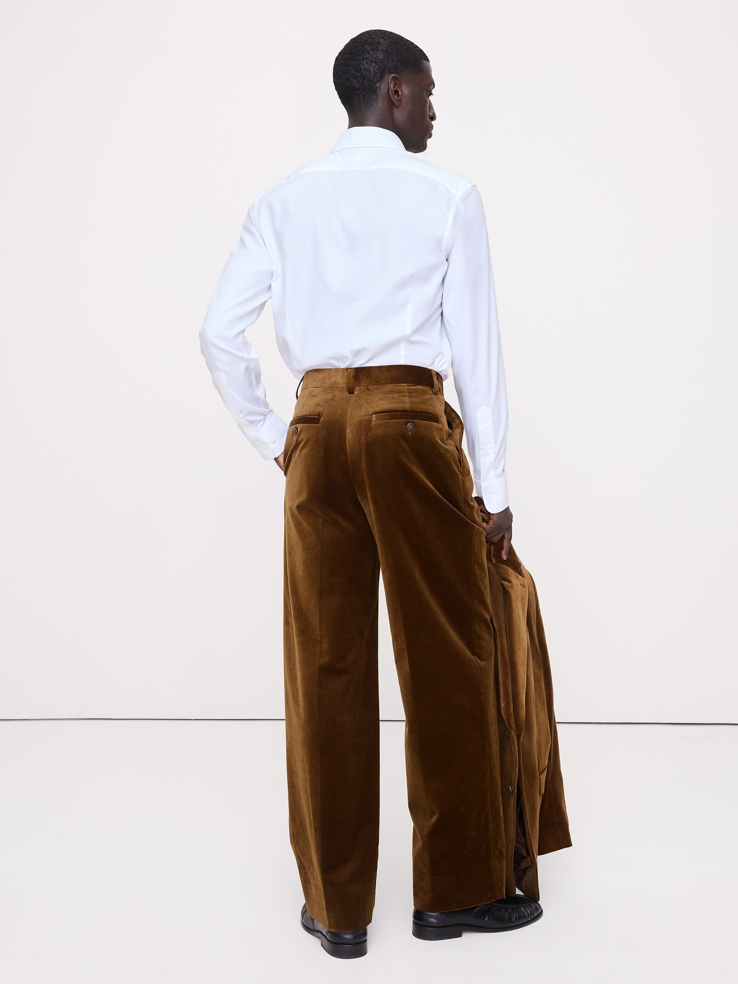 Relaxed Pleated Velvet Pant