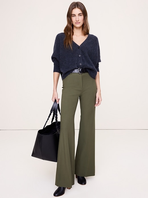 High-Rise Modern Flare City Stretch Pant