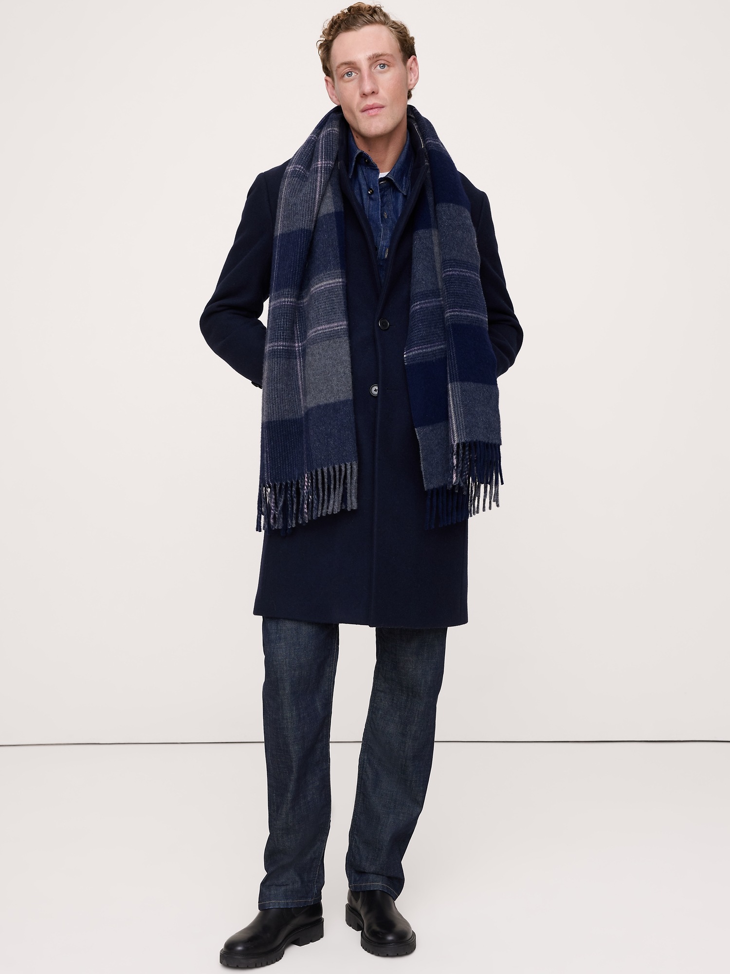 Мужской шарф Banana Republic Plaid Wool-Blend, цвет: Тёмно-синий клетчатый — фото 2