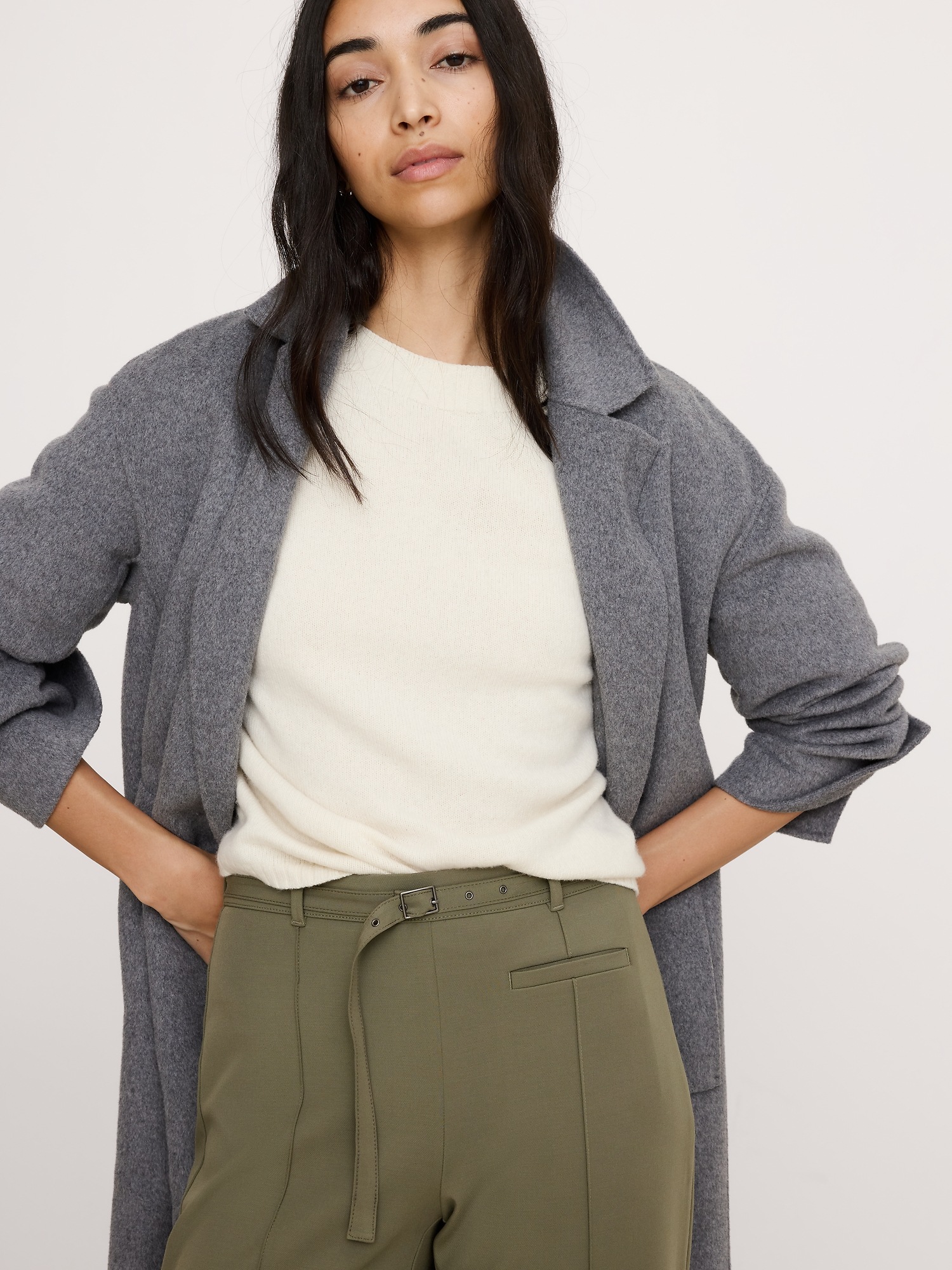 Женские брюки Banana Republic Mid-Rise Wide-Leg City Stretch Pant, цвет: Светлый оливковый зелёный — фото 3