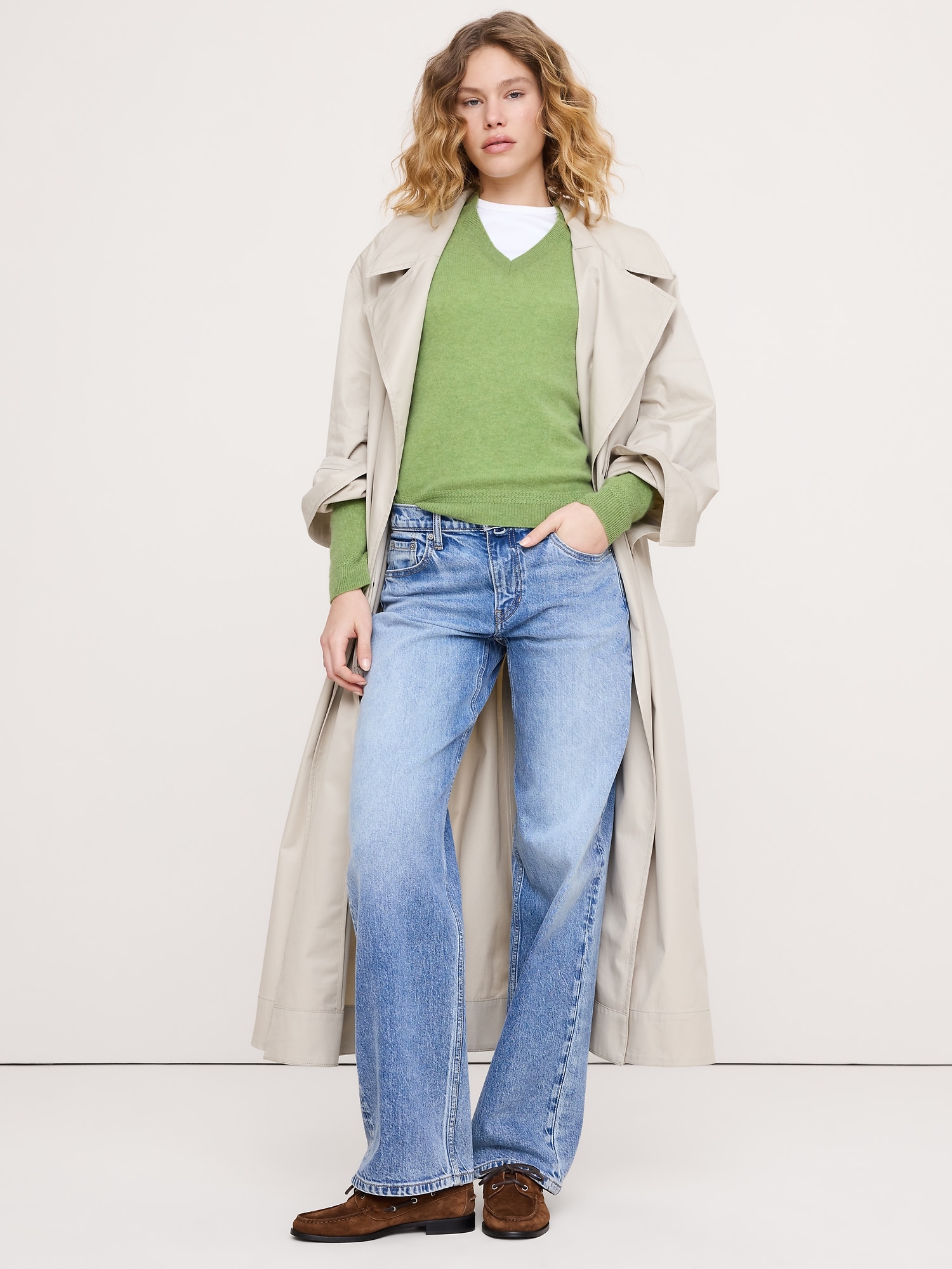 Image number 3 showing, Lightweight Cashmere V-Neck Sweater