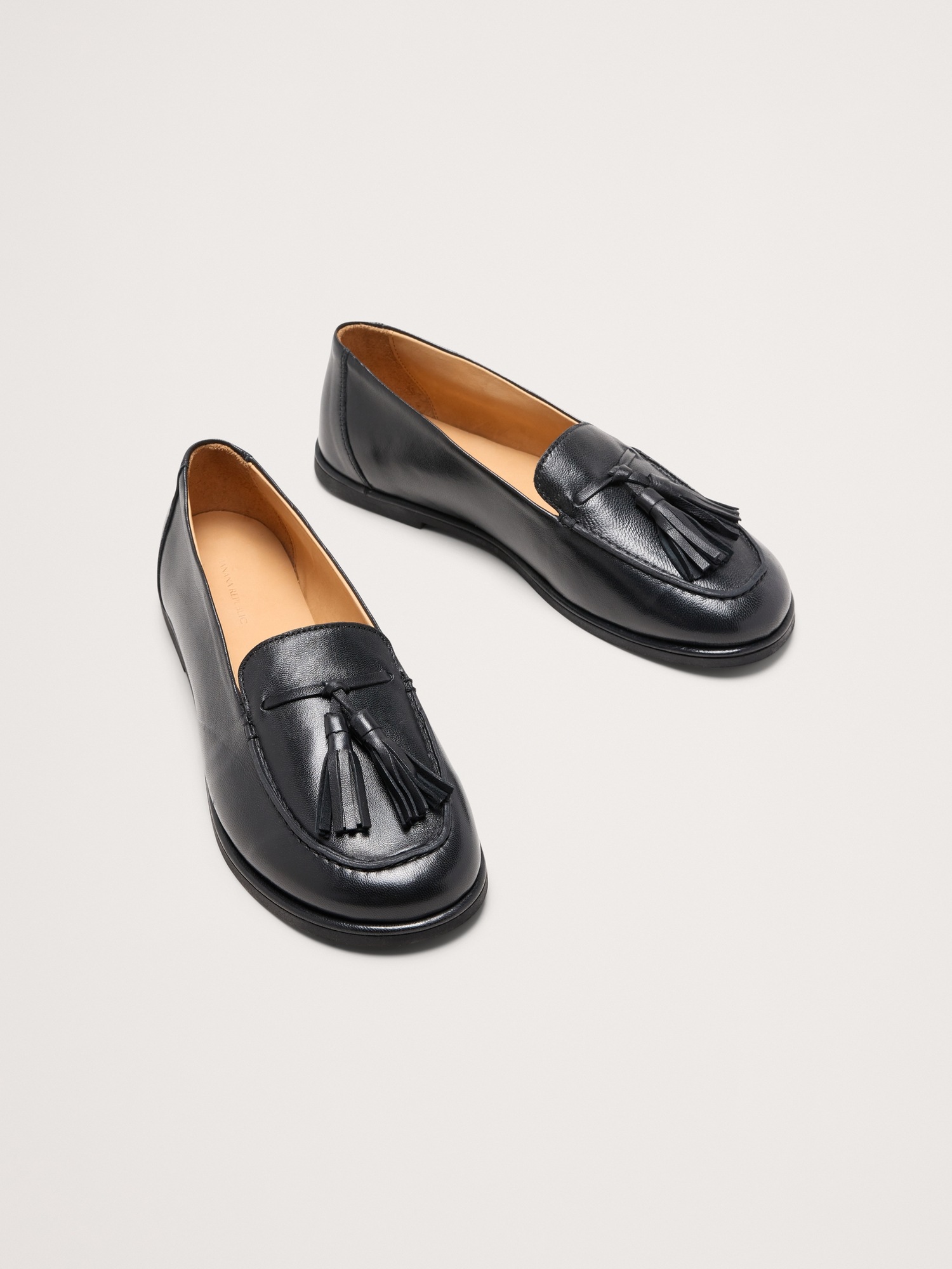 Женские туфли Banana Republic Italian Leather Tassel Loafer, цвет: Чёрный — фото 3