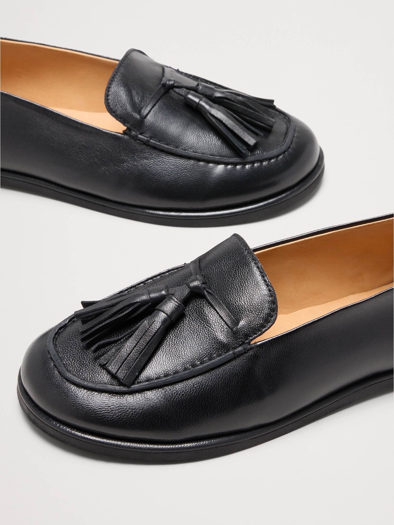 Женские туфли Banana Republic Italian Leather Tassel Loafer, цвет: Чёрный — фото 6