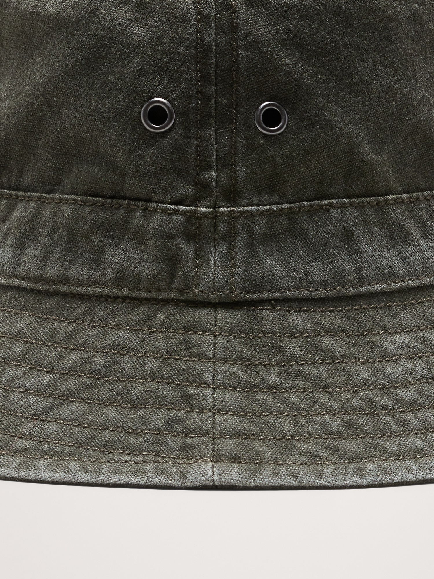 Мужская панама Banana Republic Cotton Canvas Bucket Hat, цвет: Тёмный оливковый зелёный — фото 3