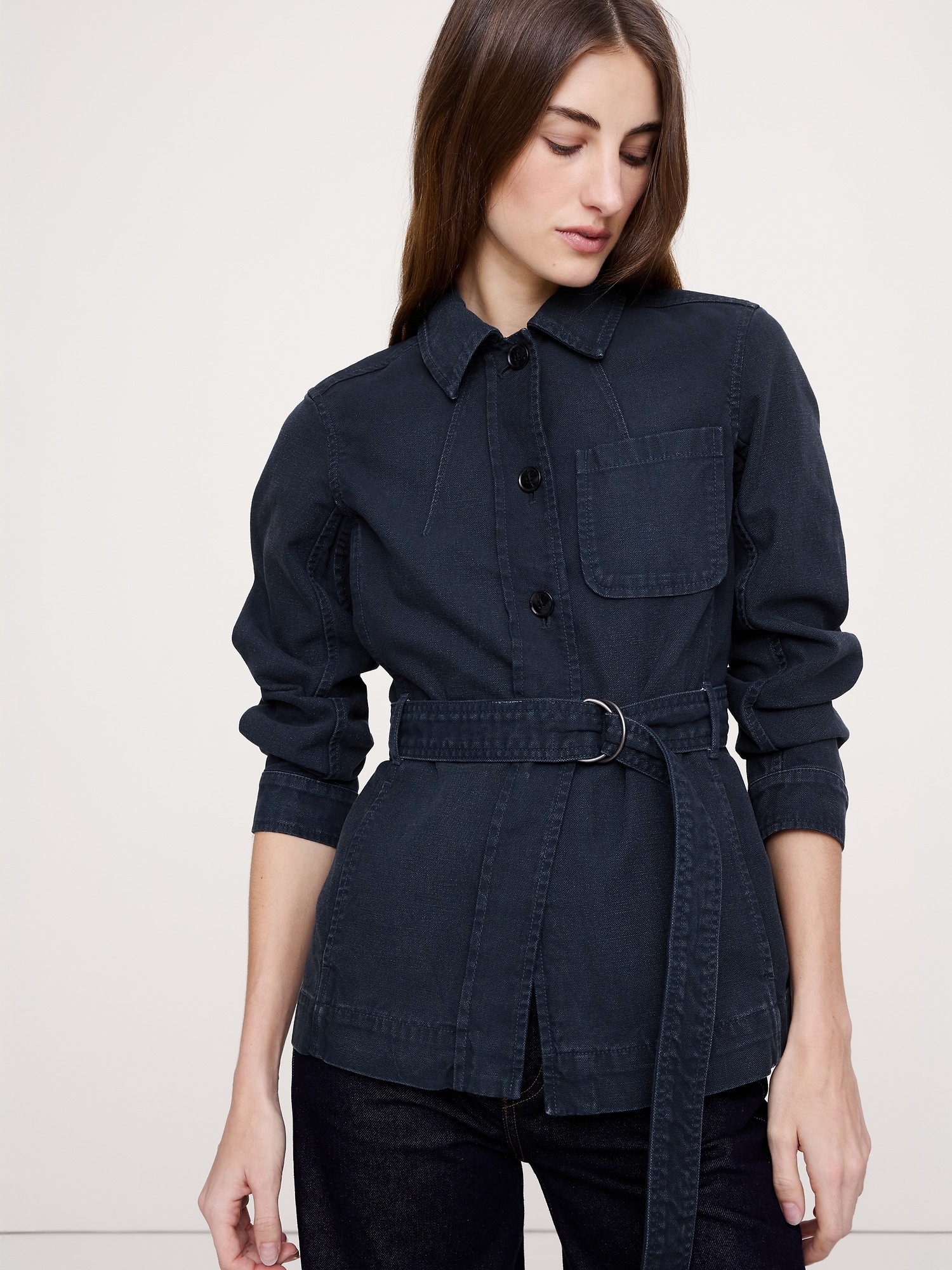 Женская куртка Banana Republic Cotton Canvas Shirt Jacket, цвет: Тёмно-синий — фото 3