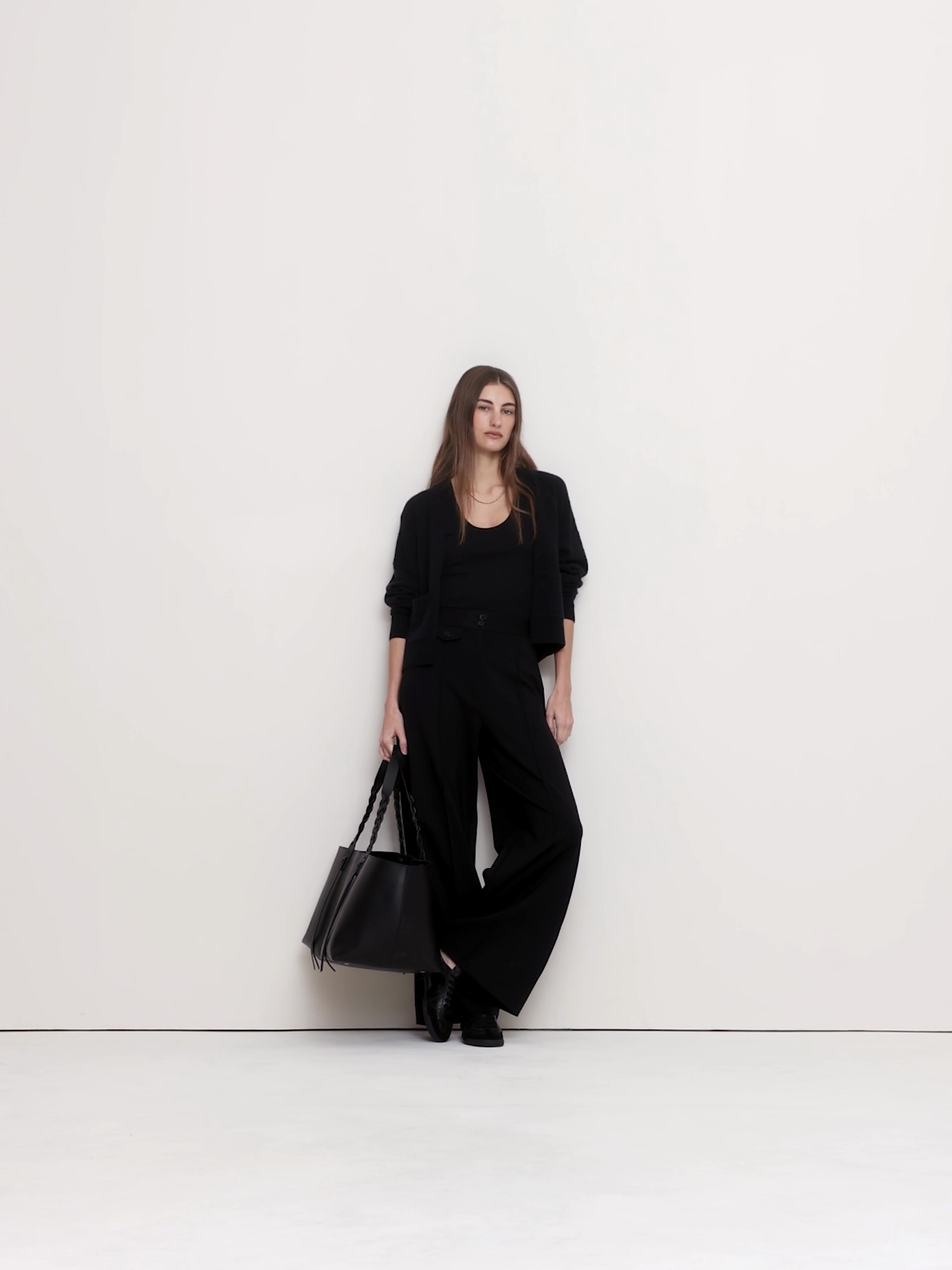 Женские брюки Banana Republic High Rise Wide-Leg Drapey Ponte Pant, цвет: Чёрный — фото 5