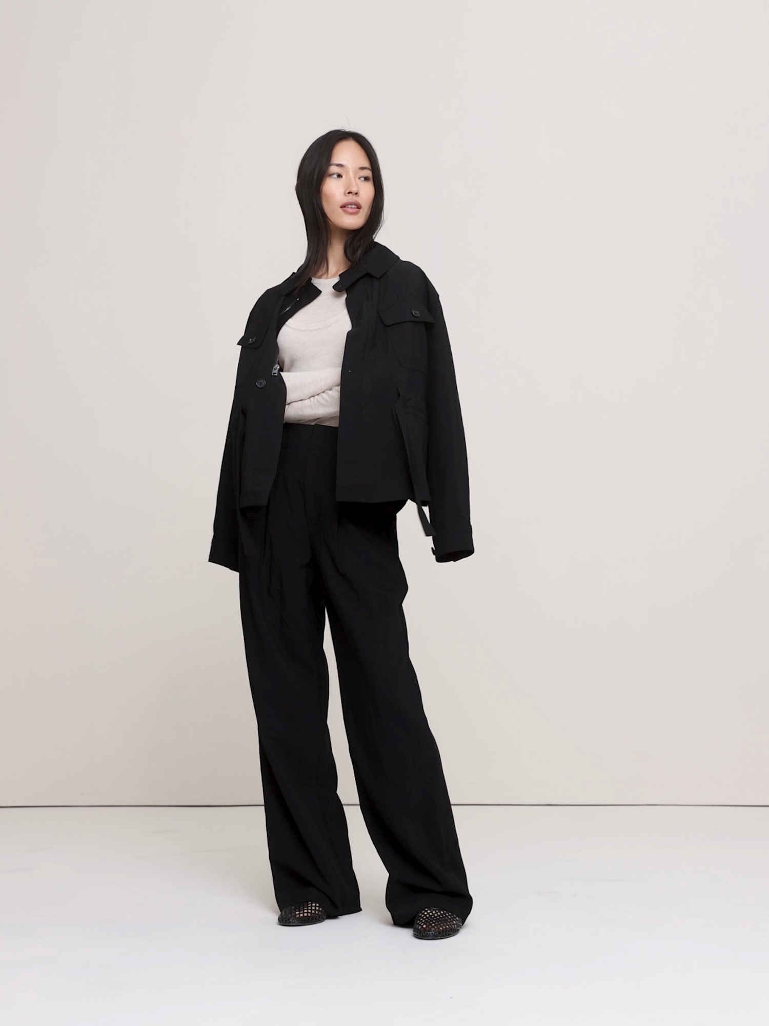 Женские брюки Banana Republic Heritage Wide-Leg Utility Pant, цвет: Чёрный — фото 5