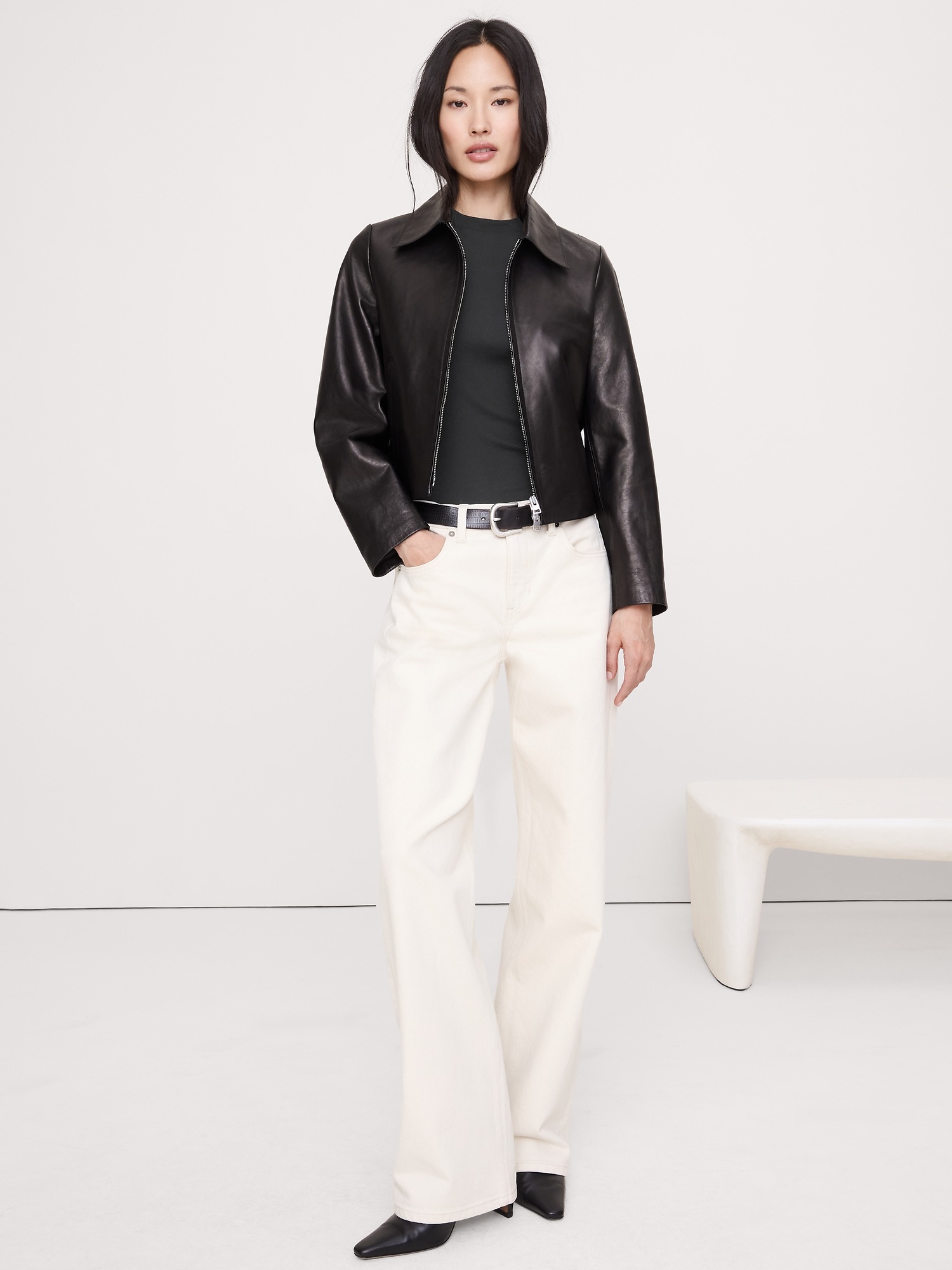 Женская футболка Banana Republic Airy Cotton Mock-Neck, цвет: Чёрный — фото 3