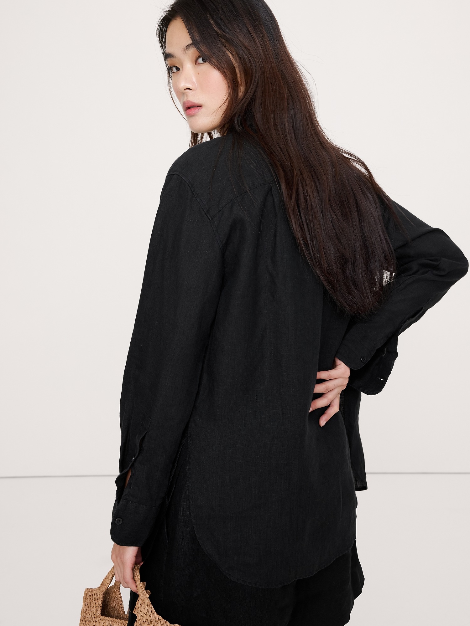 Женская рубашка Banana Republic The Oversized Linen, цвет: Чёрный — фото 2