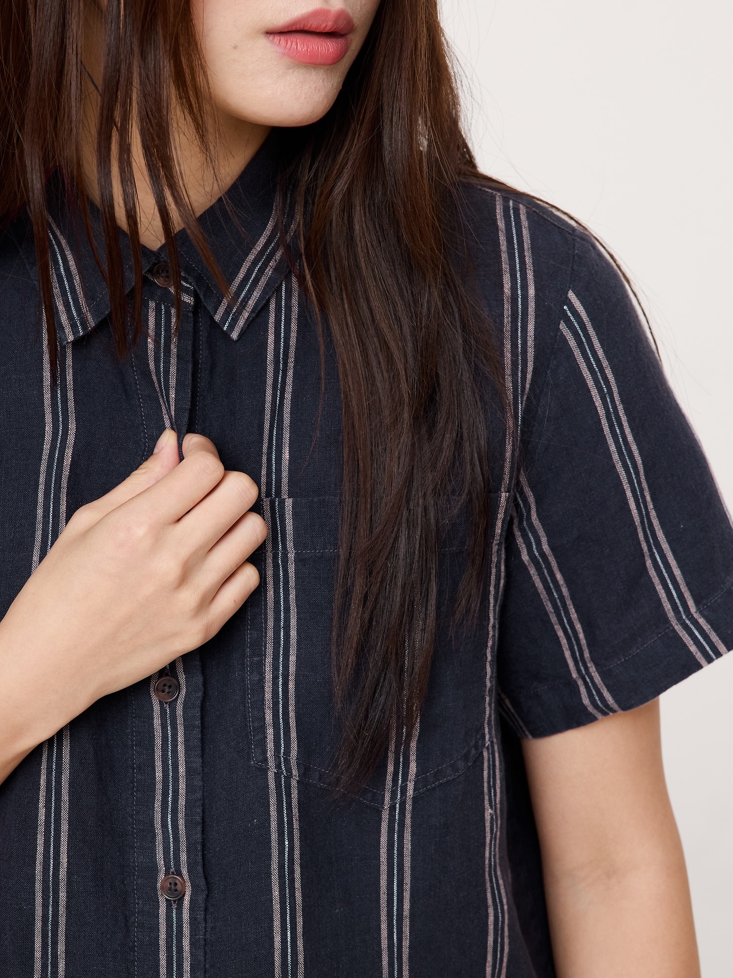 Image number 8 showing, Boxy Linen Cropped Shirt