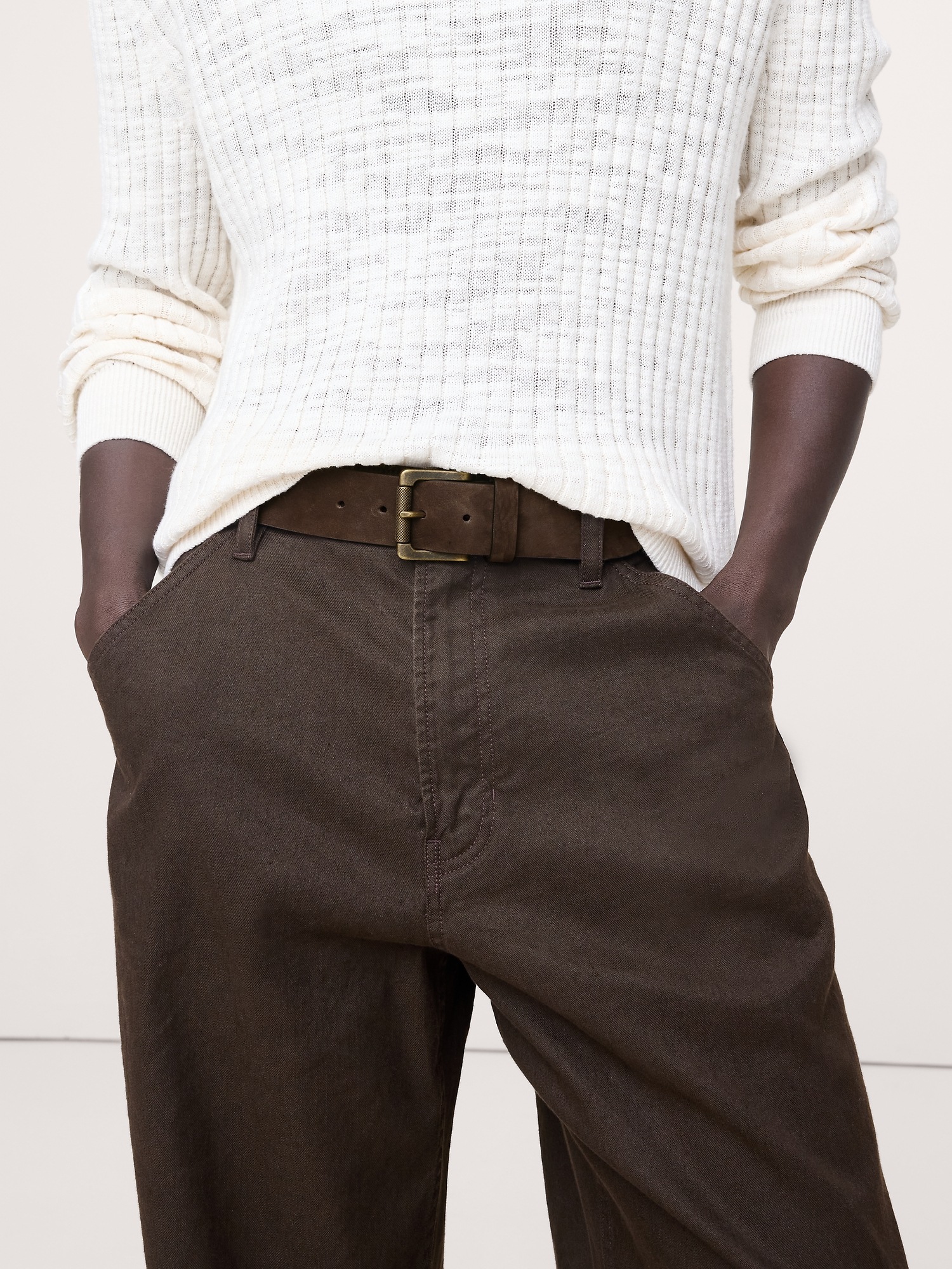 Мужской ремень Banana Republic Burnished Nubuck Leather Belt, цвет: Тёмный коричневый — фото 2