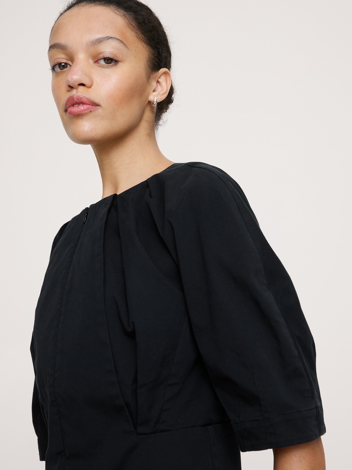 Женский топ Banana Republic Soft Cotton Zip-Neck Top, цвет: Чёрный — фото 3