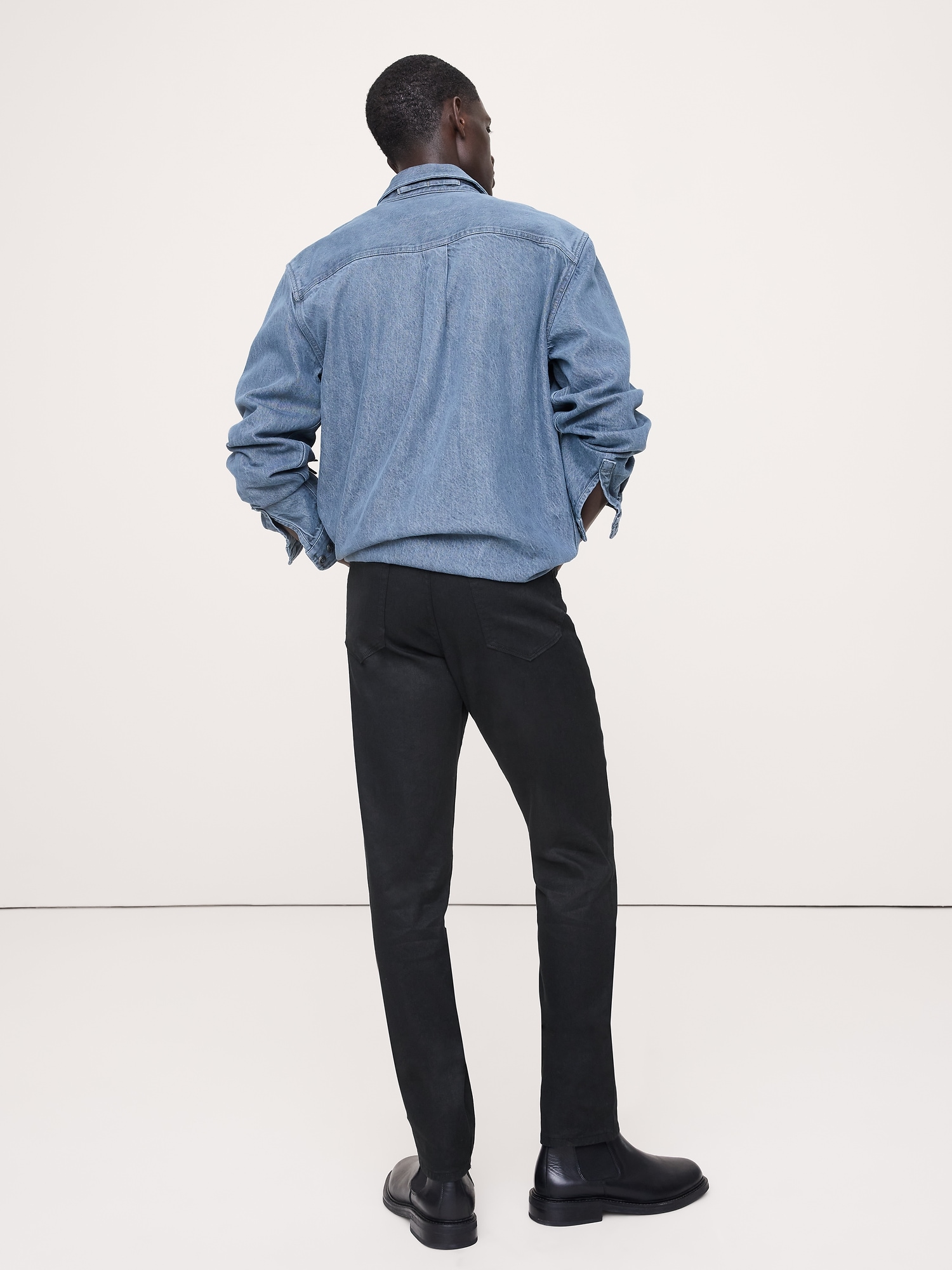 Мужские брюки Banana Republic Slim Linen-Cotton Traveler Pant, цвет: Чёрный — фото 2