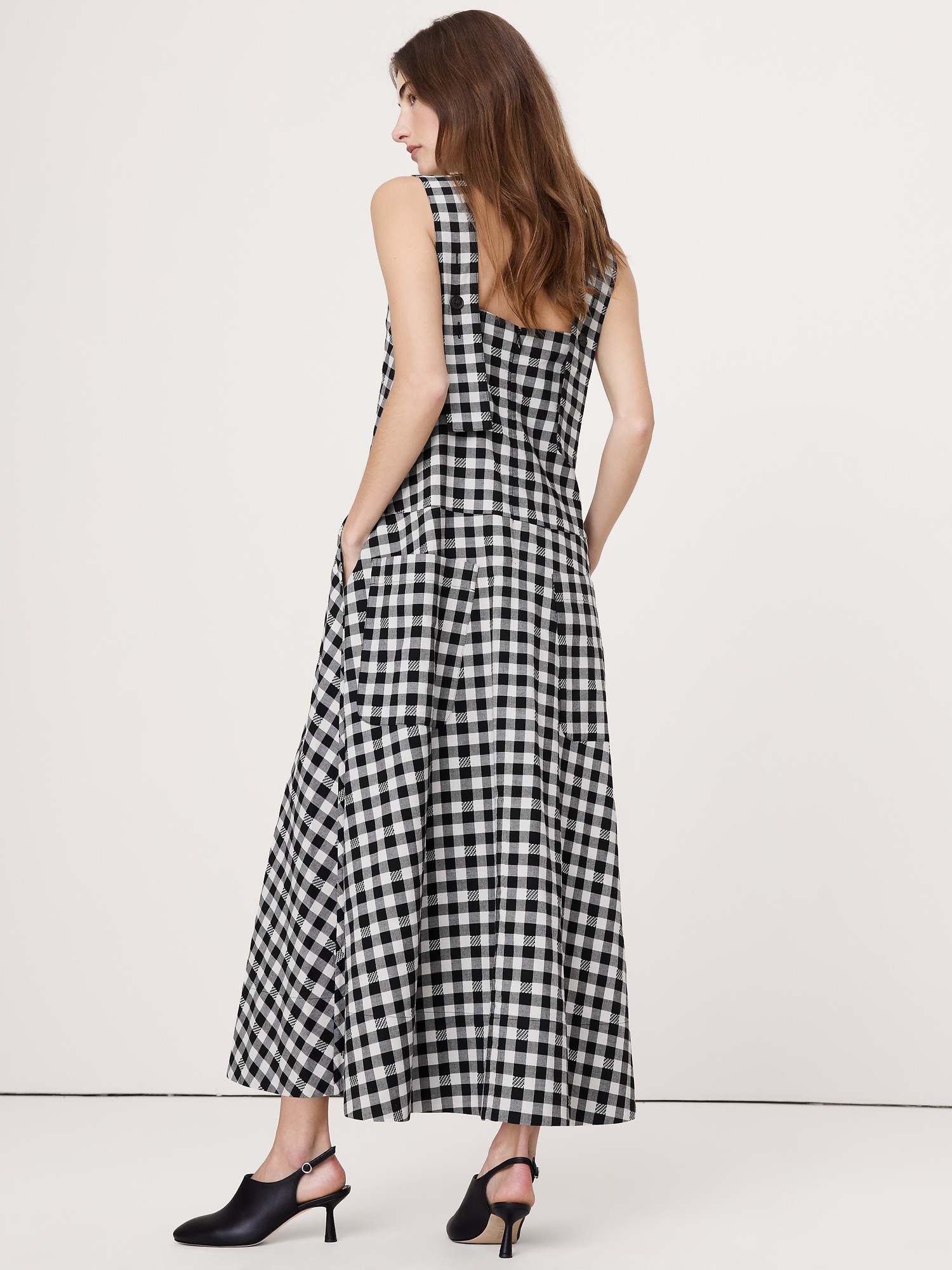 Женское платье Banana Republic Square-Neck Apron Maxi, цвет: Чёрный в мелкую клетку — фото 2