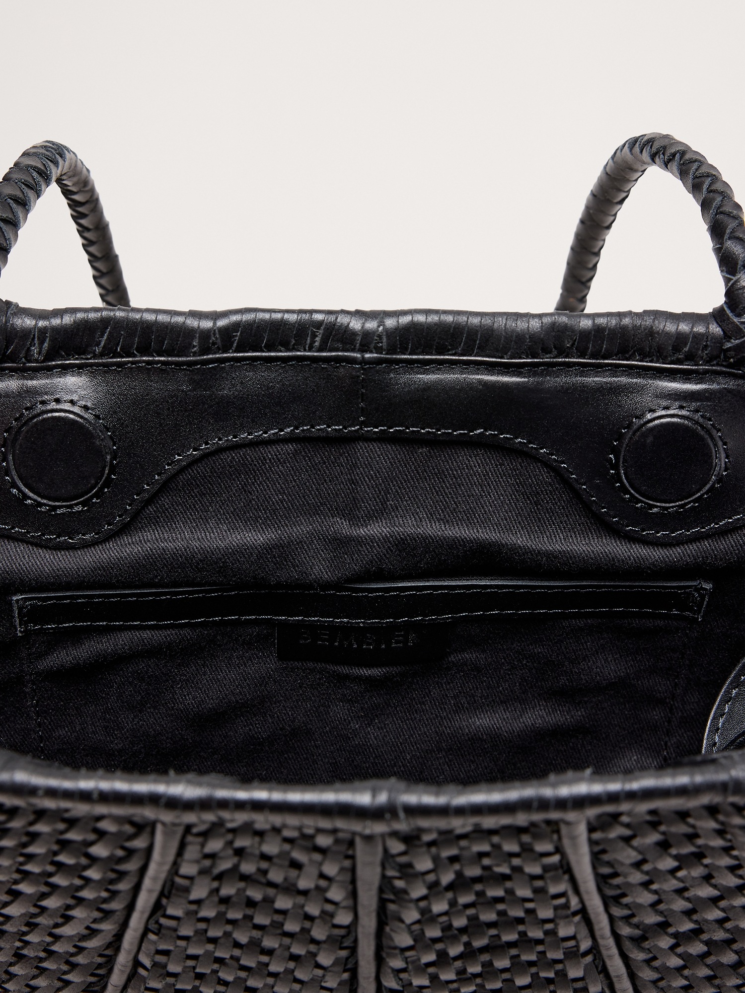 Женская сумка Banana Republic Venera Woven Leather by Bembien, цвет: Чёрный — фото 5
