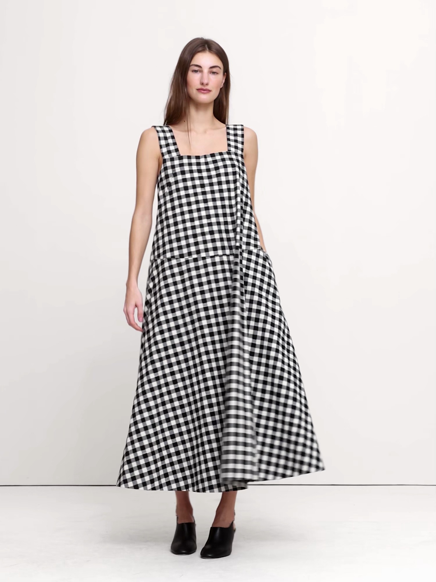 Женское платье Banana Republic Square-Neck Apron Maxi, цвет: Чёрный в мелкую клетку — фото 5
