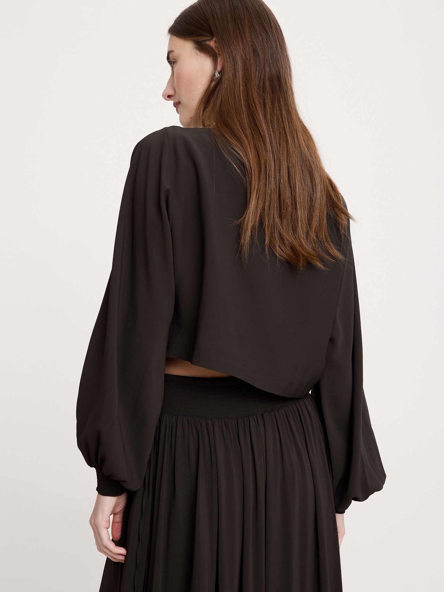 Женский топ Banana Republic Smocked Georgette Boatneck Top, цвет: Brownstone — фото 2