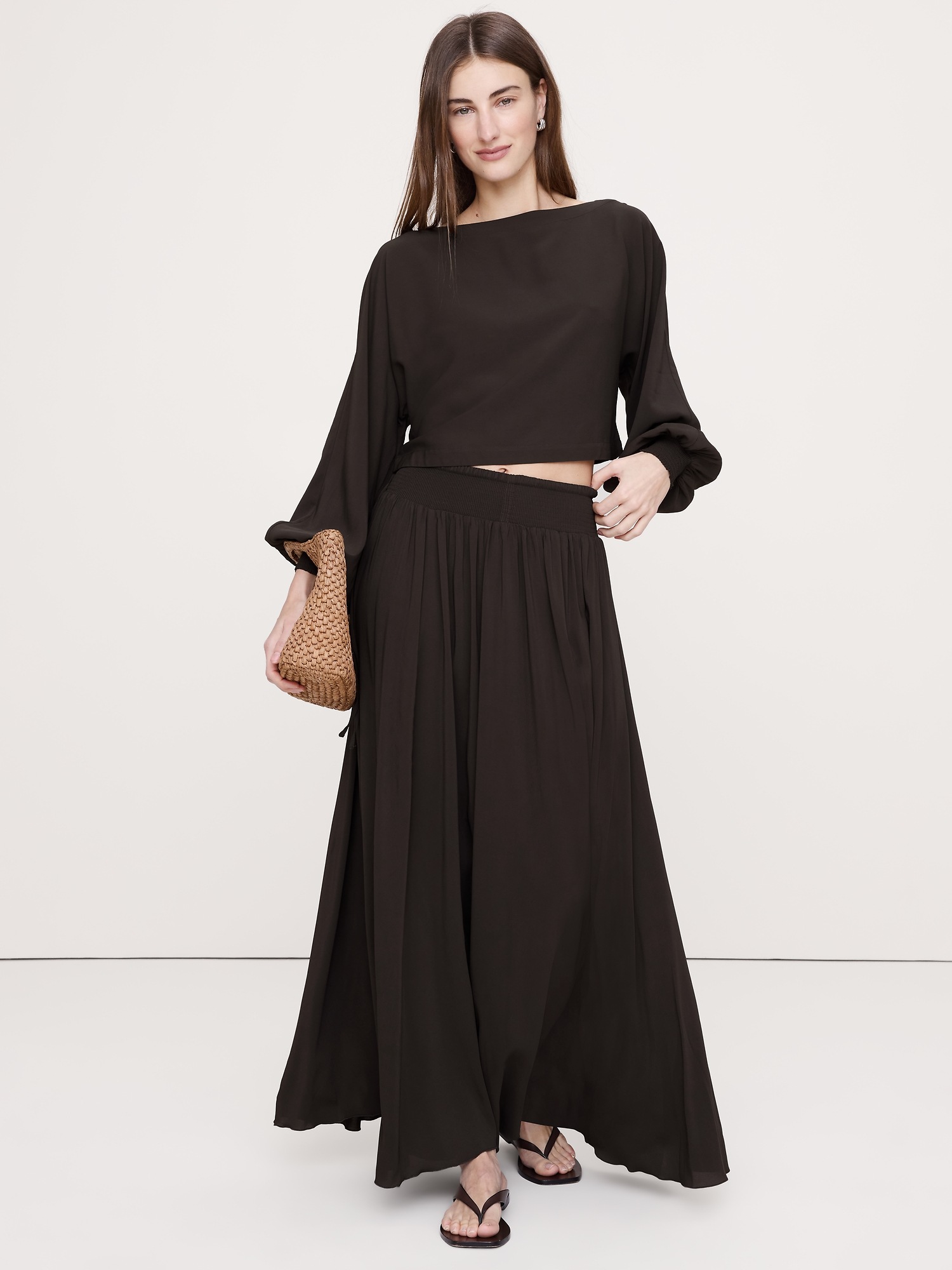 Женский топ Banana Republic Smocked Georgette Boatneck Top, цвет: Brownstone — фото 3