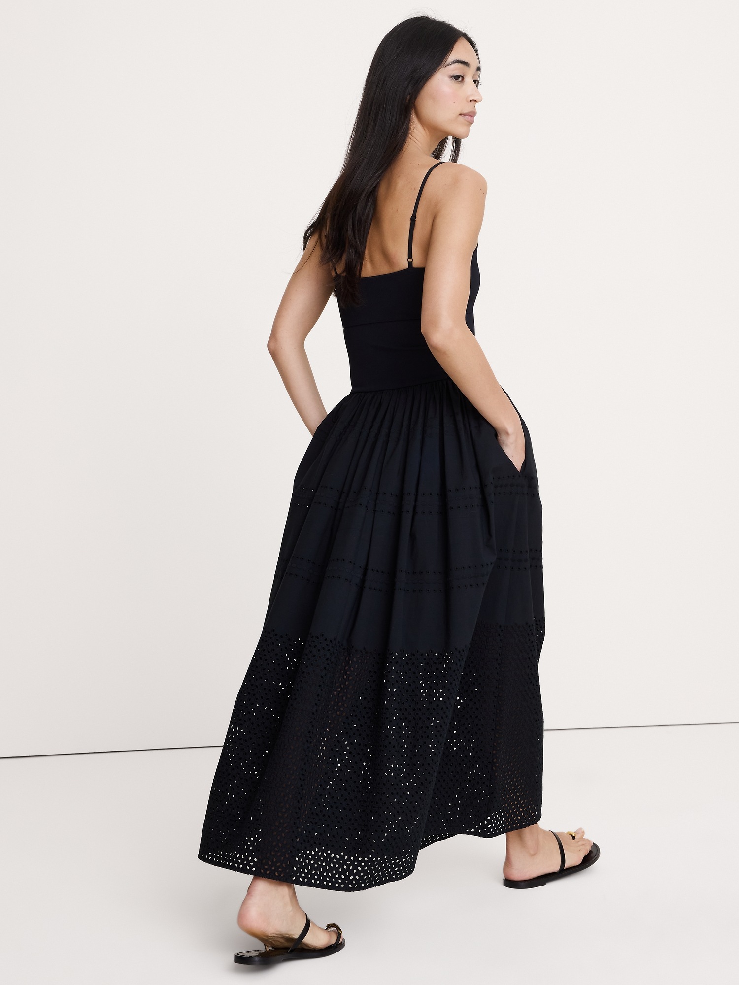 Женское платье Banana Republic Jersey + Poplin Twist-Front Maxi, цвет: Чёрный — фото 2