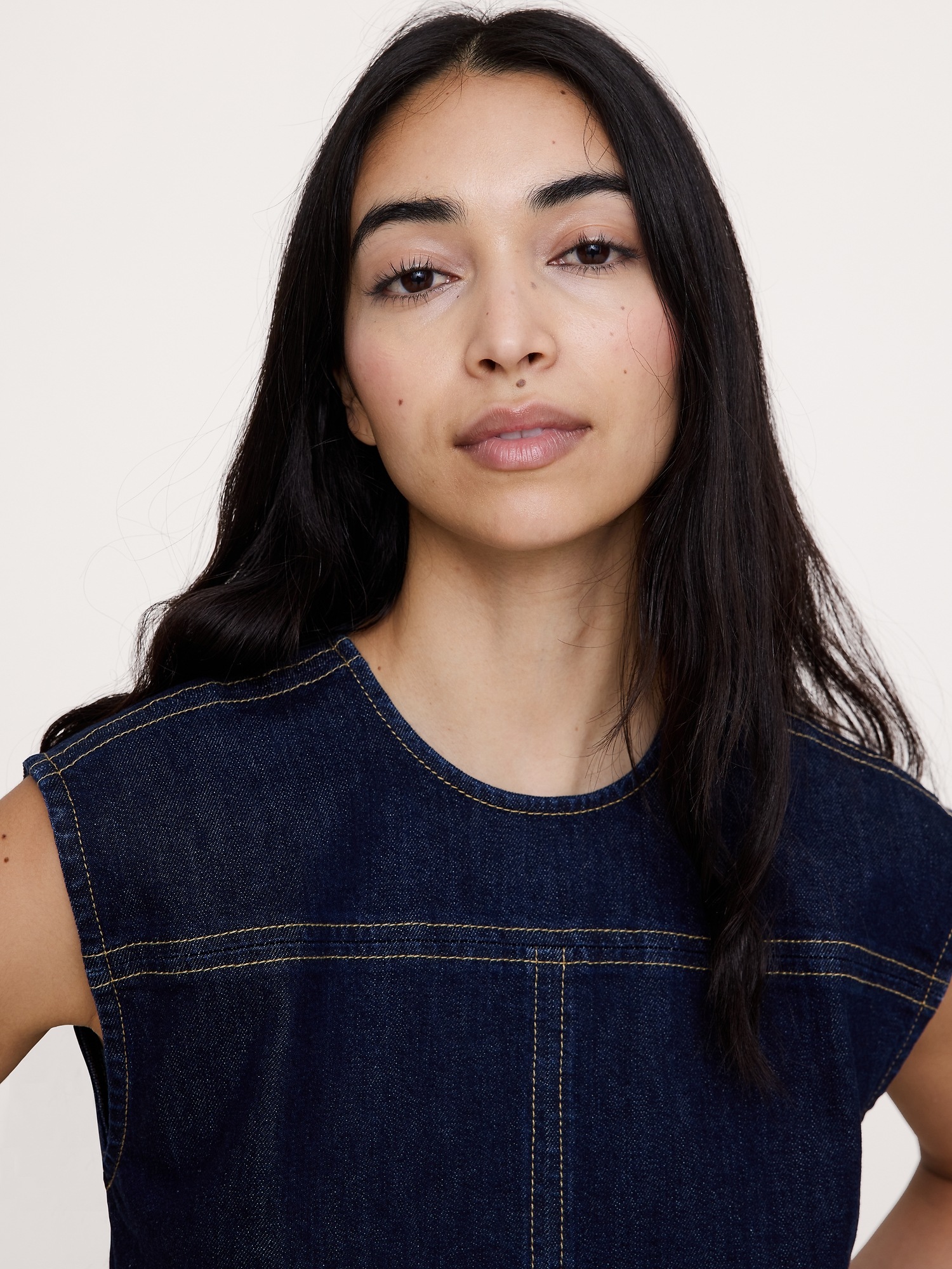 Женский топ Banana Republic Top-Stitched Denim Top, цвет: Тёмная варка — фото 3