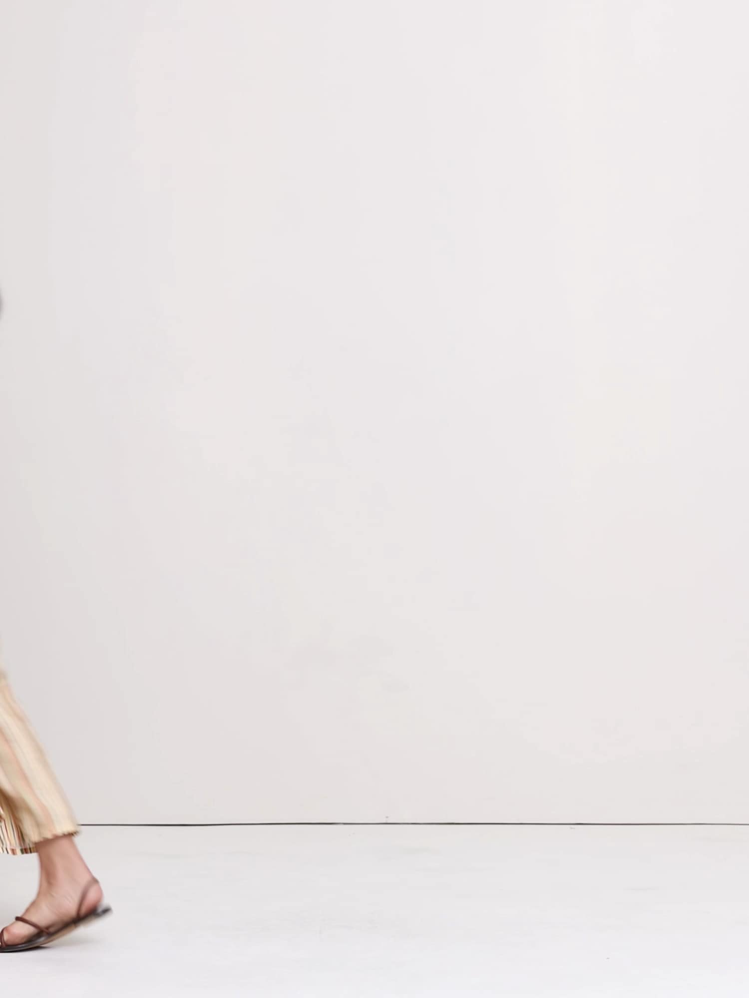 The Pull-On Wide-Leg Ankle Pant in Linen - thumbnail 5