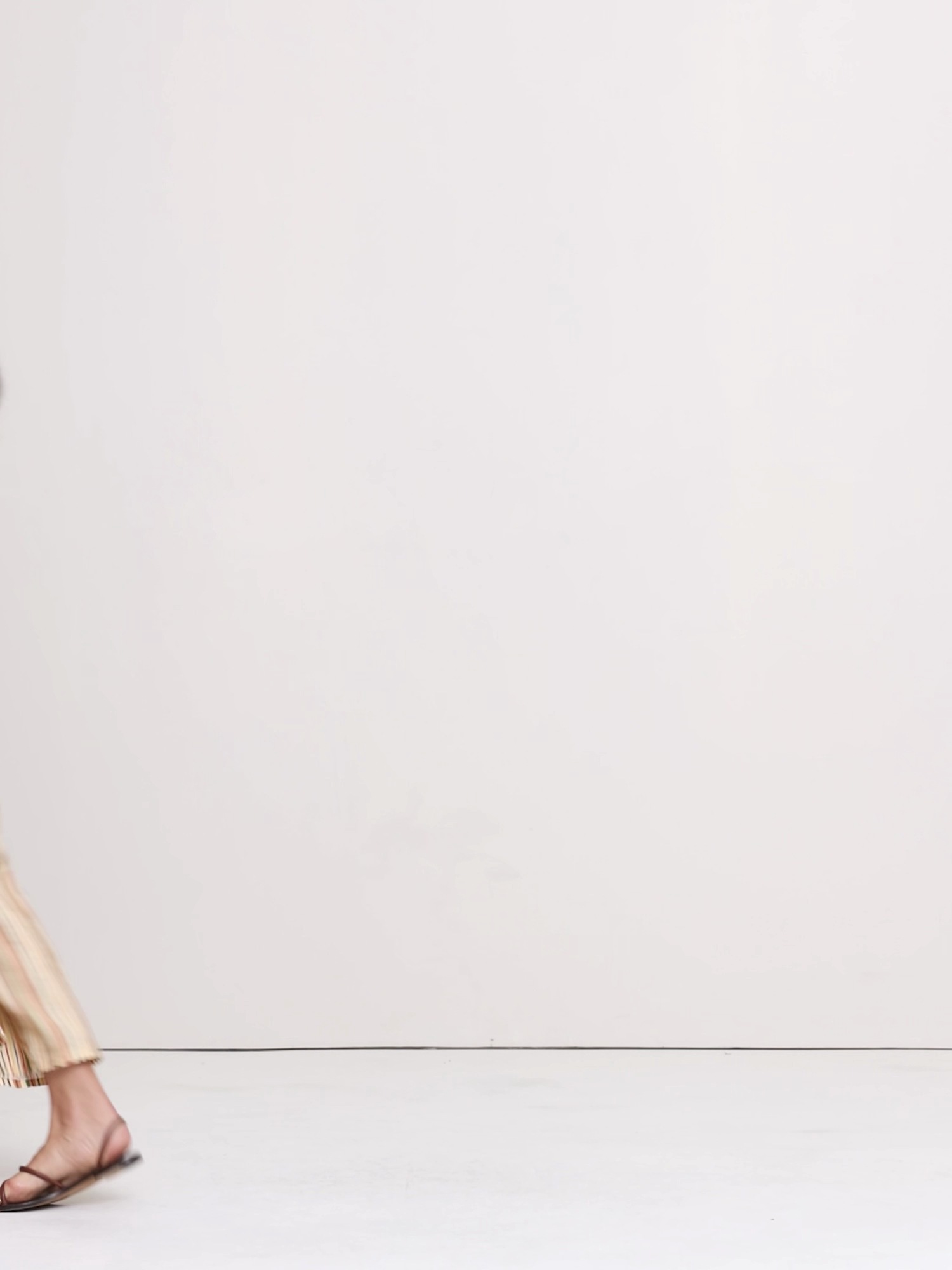 Женские брюки Banana Republic The Pull-On Wide-Leg Ankle Pant in Linen, цвет: Кремовый разноцветный полосатый — фото 5