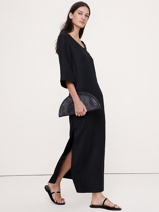 Linen Scoop-Neck Maxi Dress