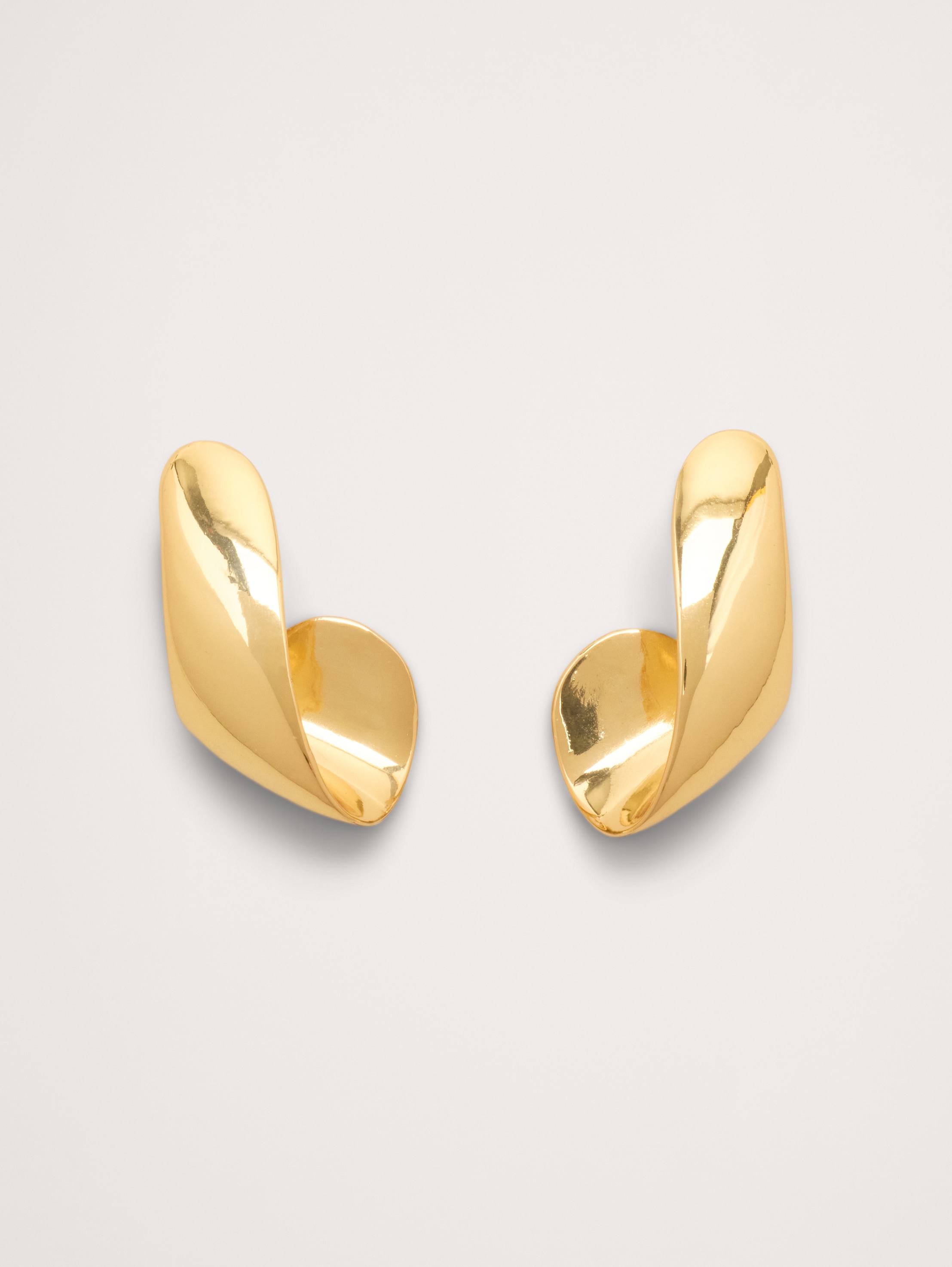 Ribbon Dangle Earring