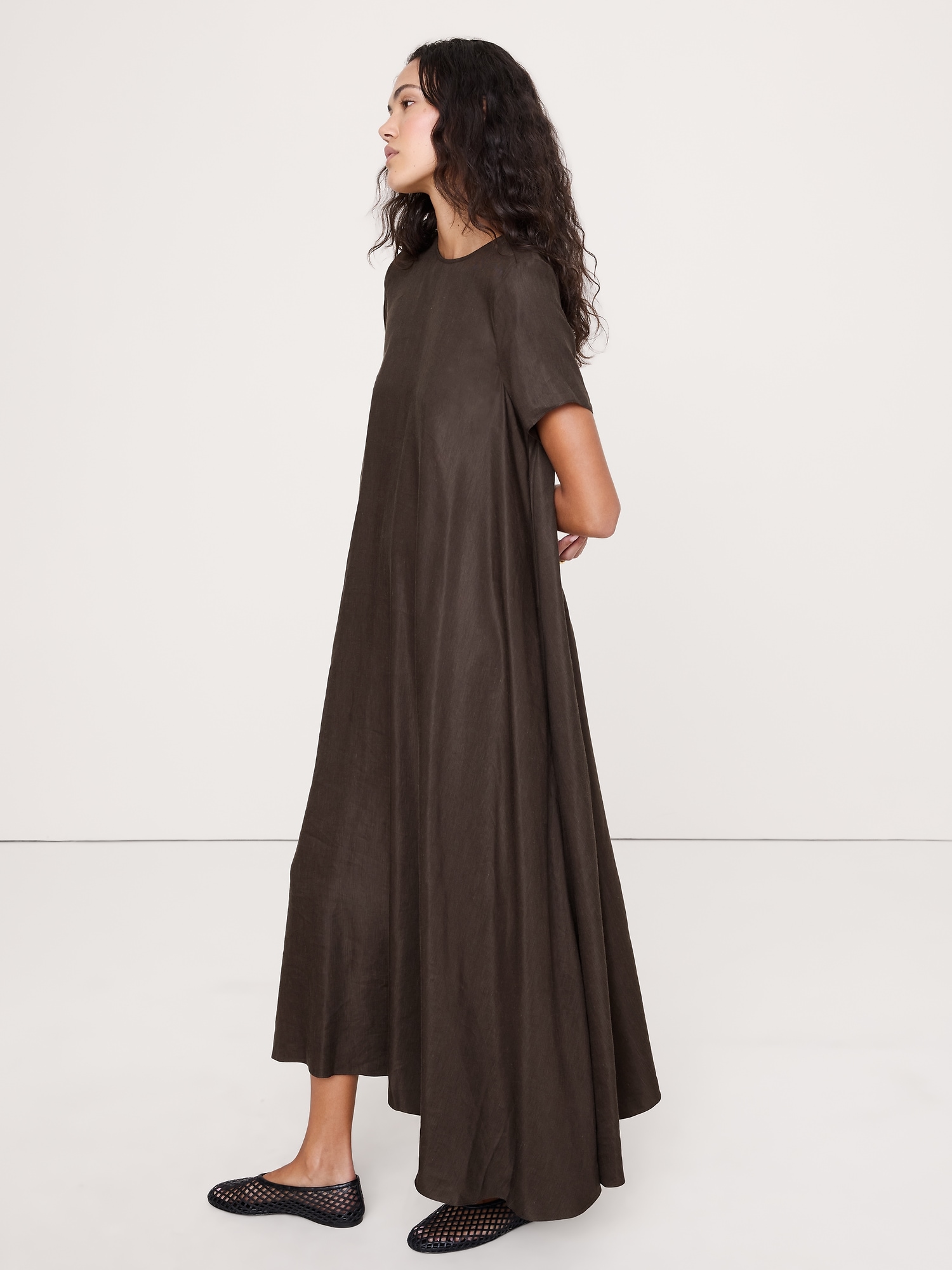 Image number 4 showing, Viscose-Linen Trapeze Maxi Dress